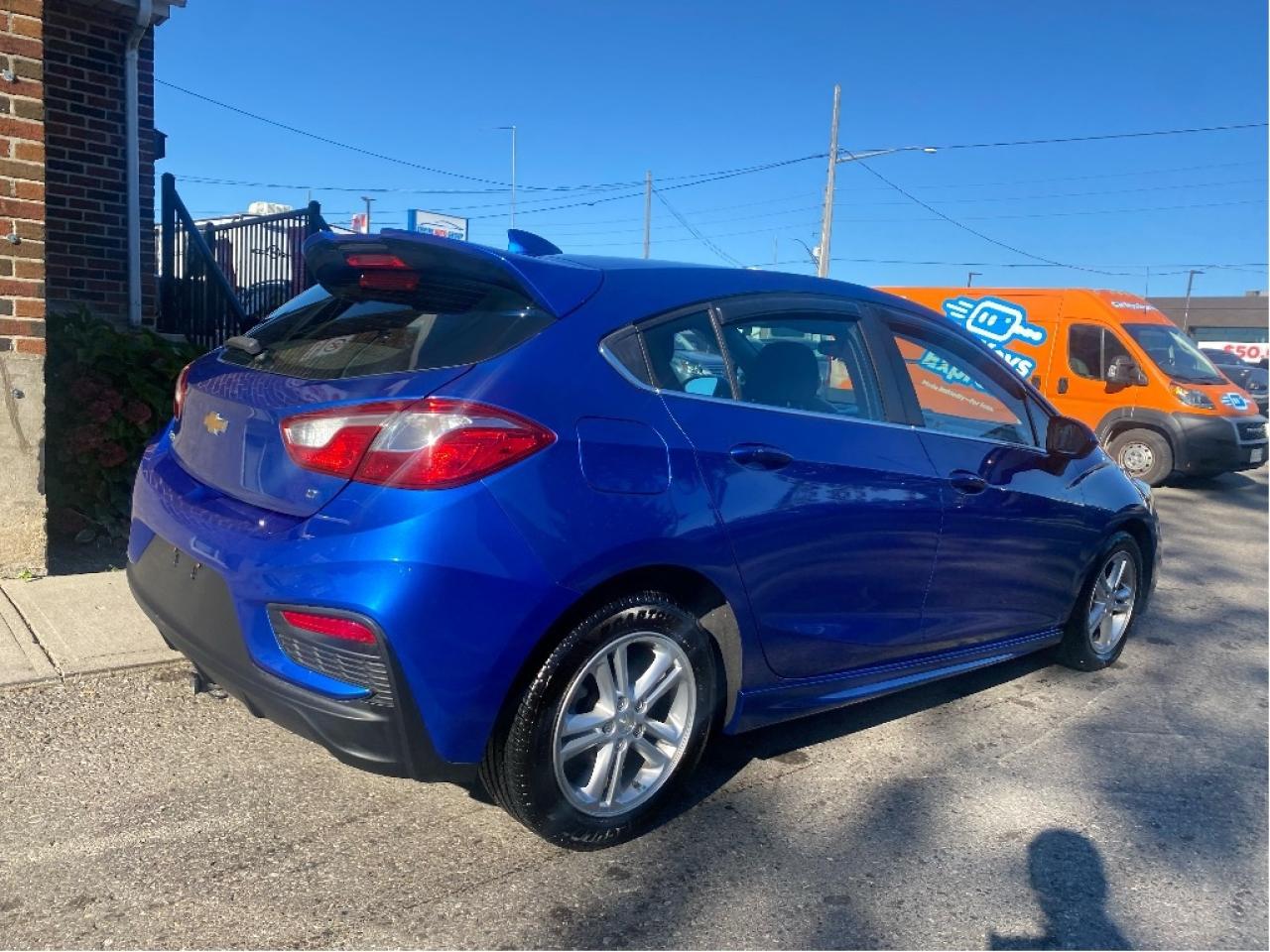 2017 Chevrolet Cruze LT Photo