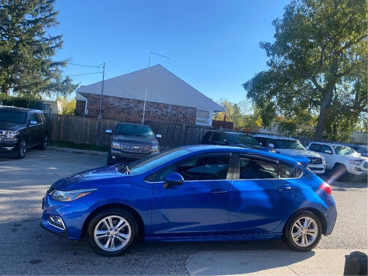 2017 Chevrolet Cruze LT Photo