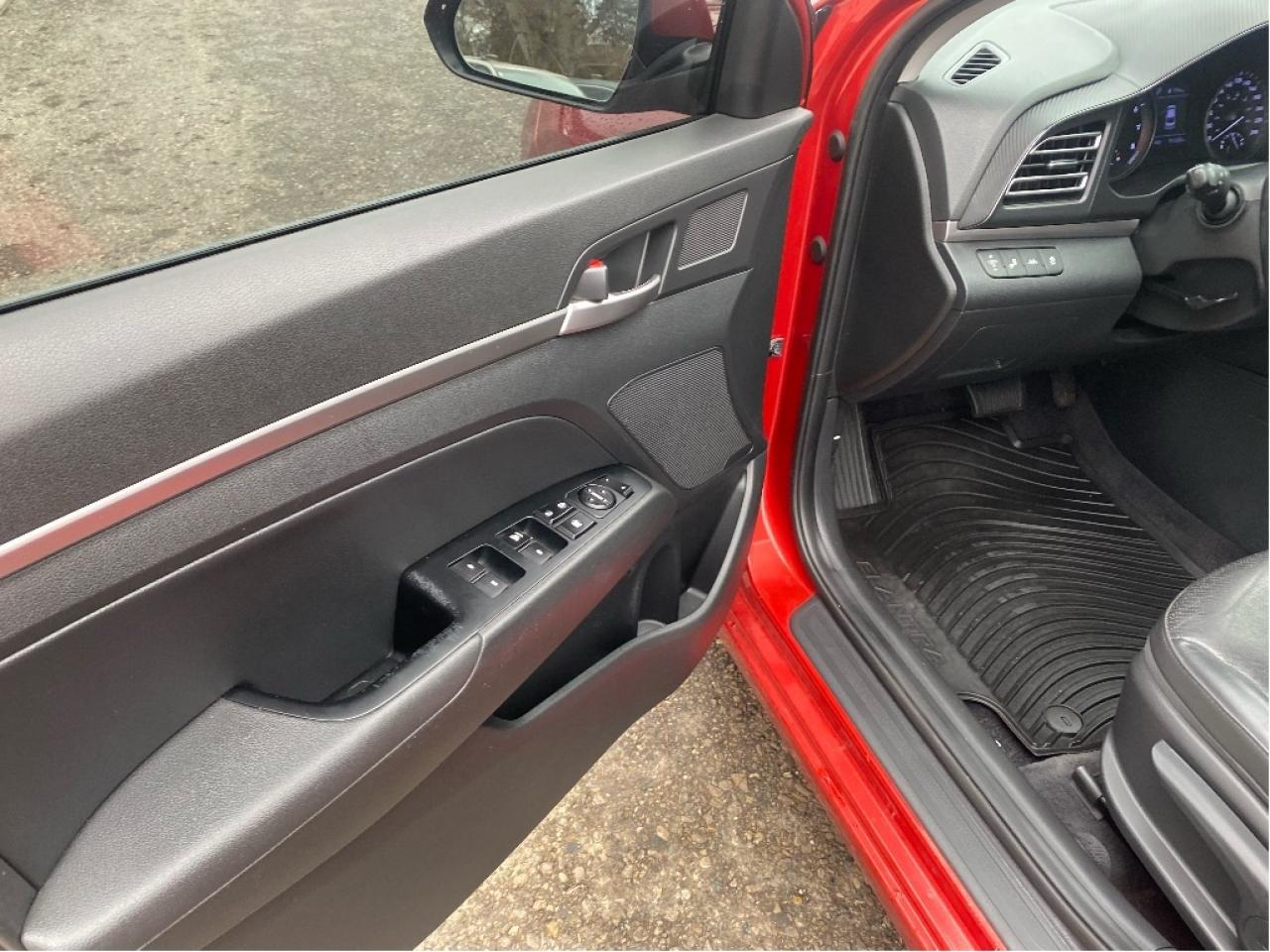 2020 Hyundai Elantra Luxury, Leather, Roof & More, Drives Great !! Photo