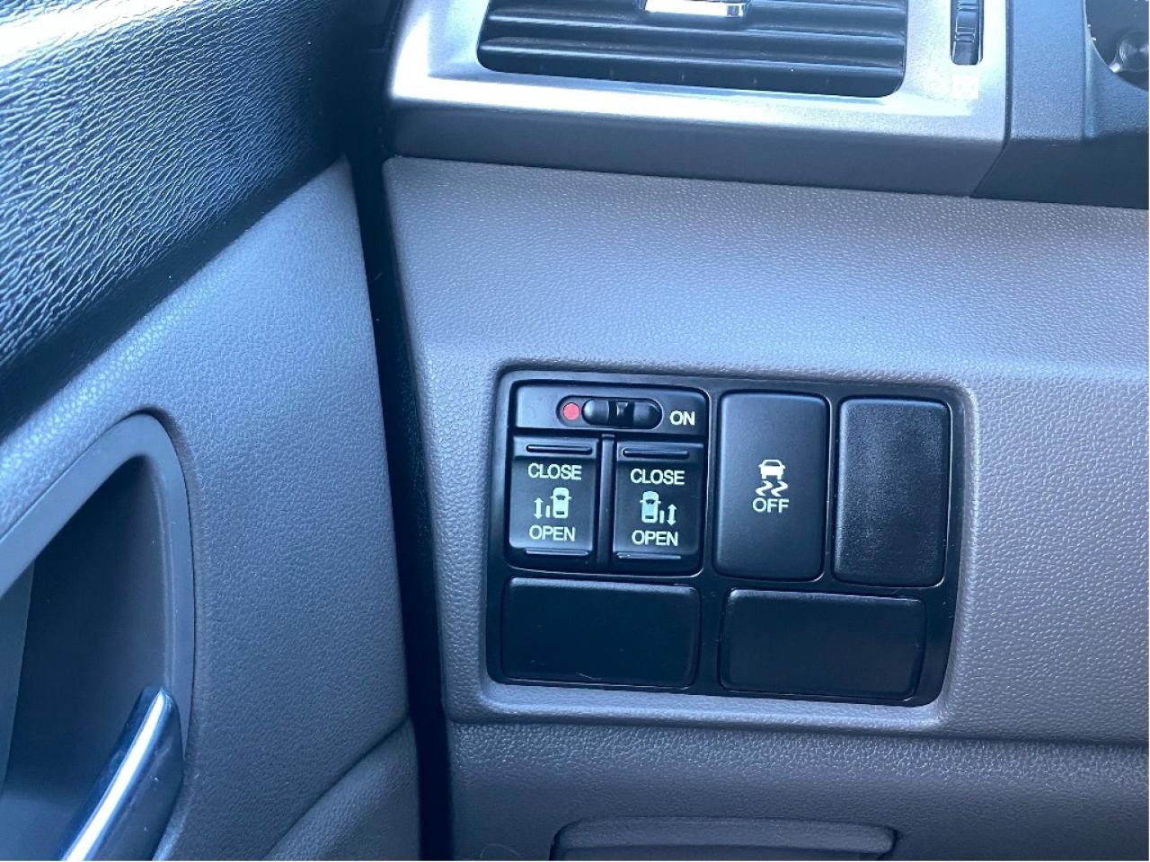 2015 Honda Odyssey EX, Well maintained, Drives Great !! Photo