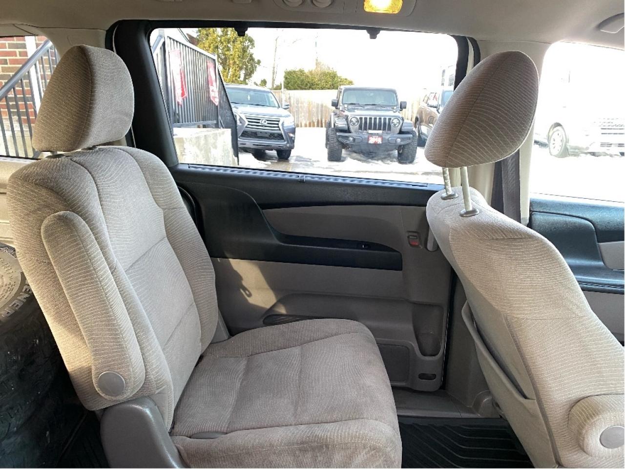 2011 Honda Odyssey EX. 2 sets of tires. Drives very well! Photo