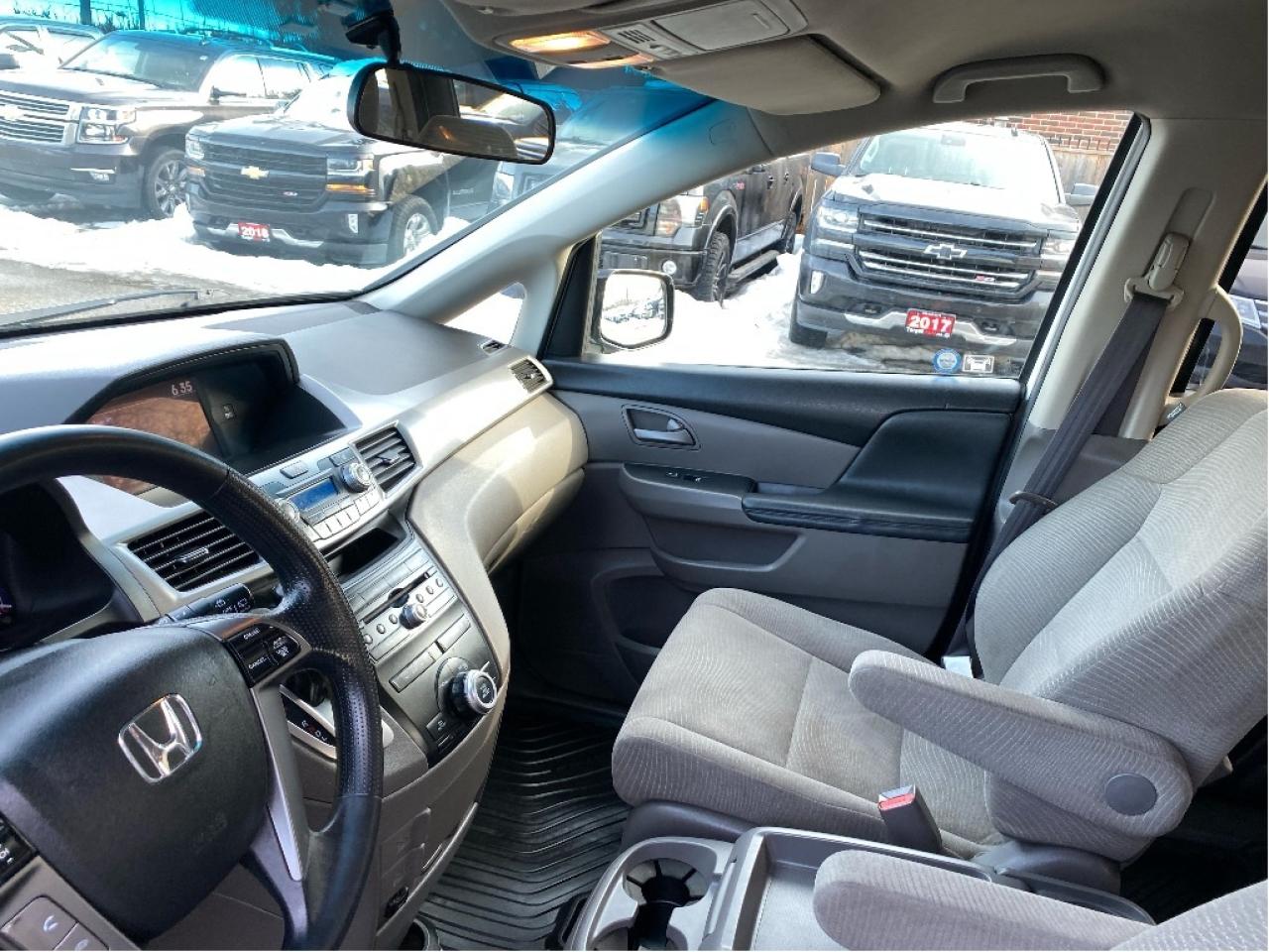 2011 Honda Odyssey EX. 2 sets of tires. Drives very well! Photo