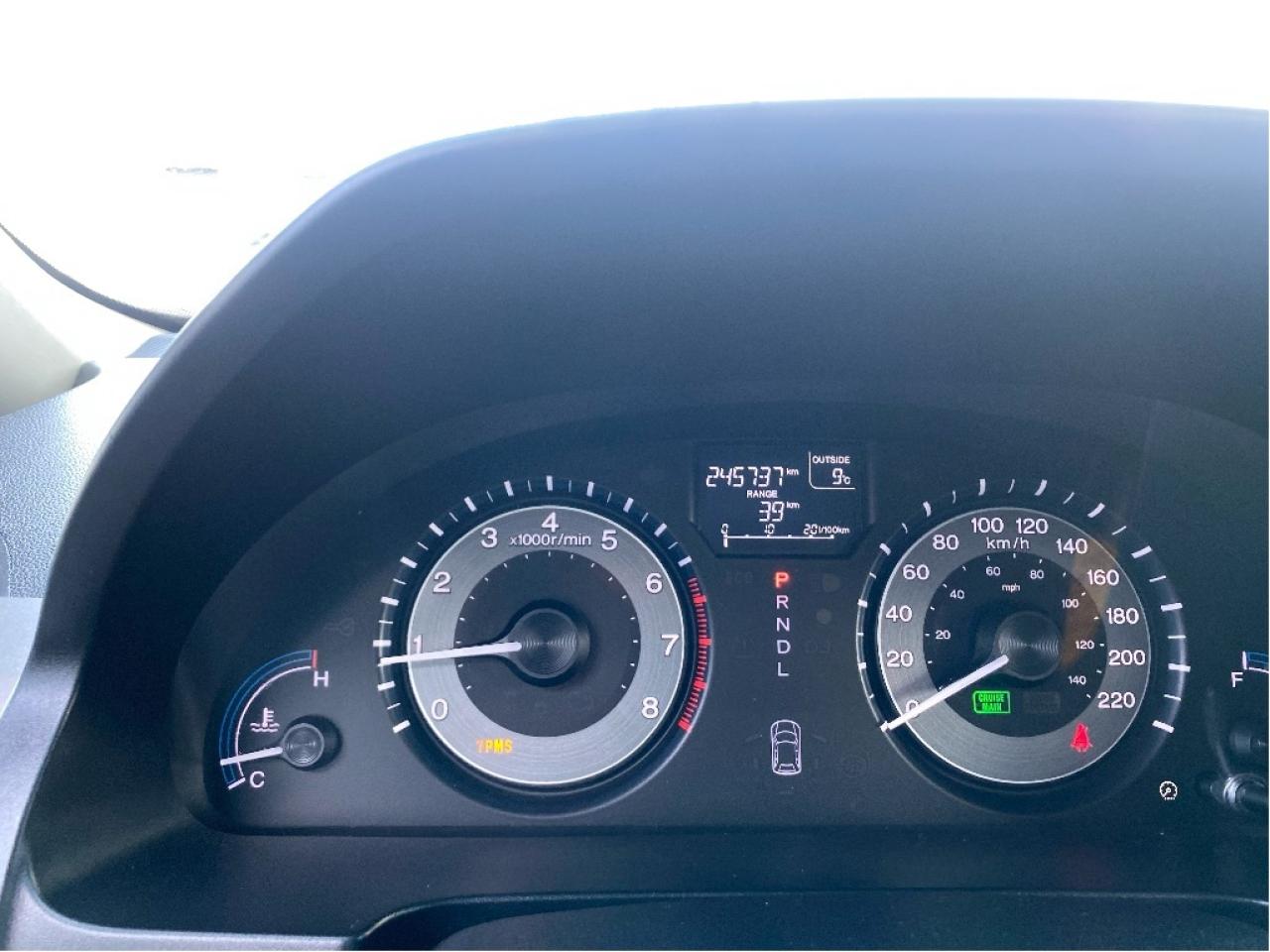 2011 Honda Odyssey EX. 2 sets of tires. Drives very well! Photo