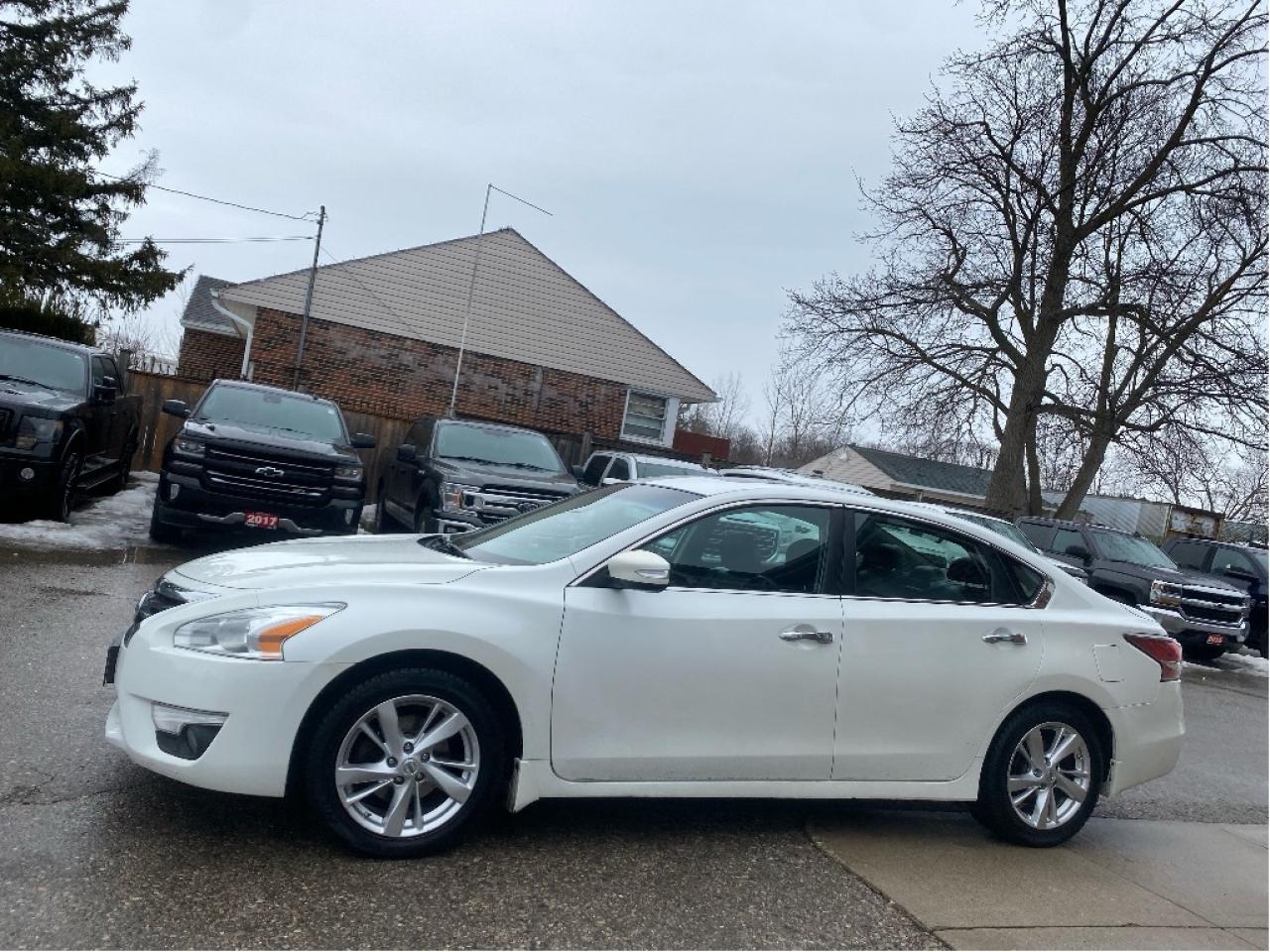 2014 Nissan Altima 2.5 SL Photo