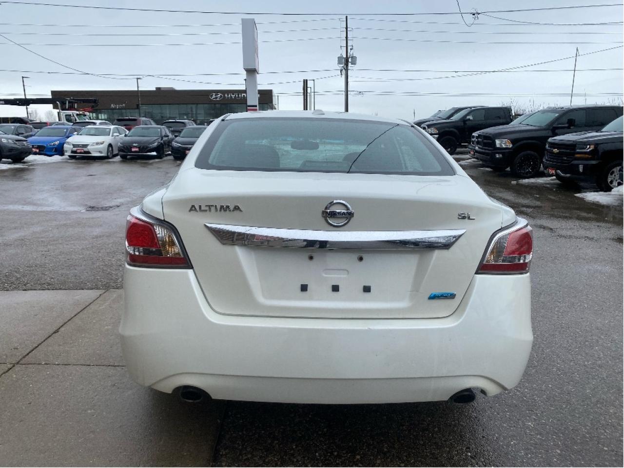 2014 Nissan Altima 2.5 SL Photo