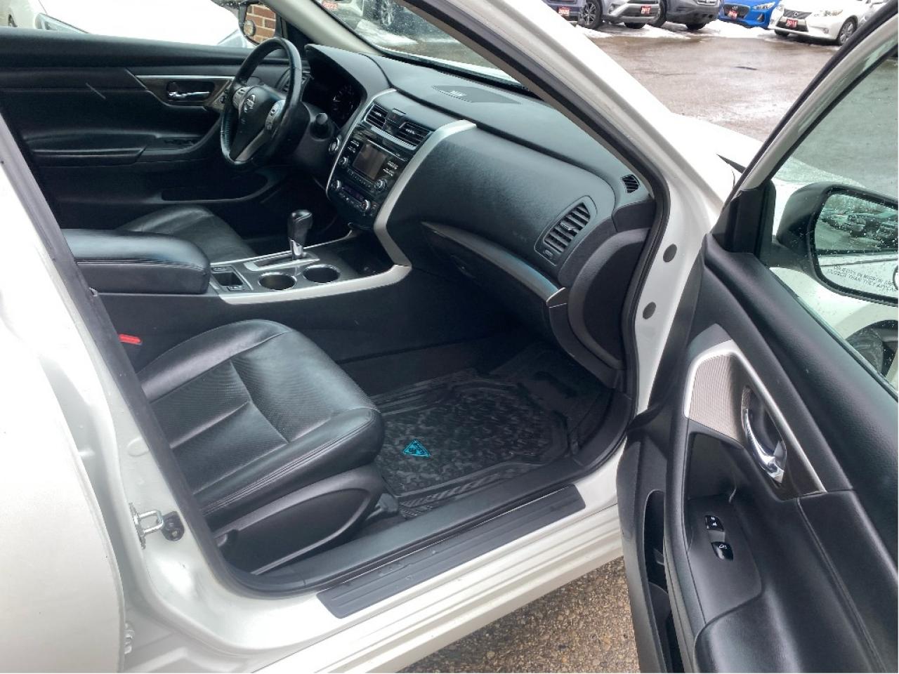 2014 Nissan Altima 2.5 SL Photo