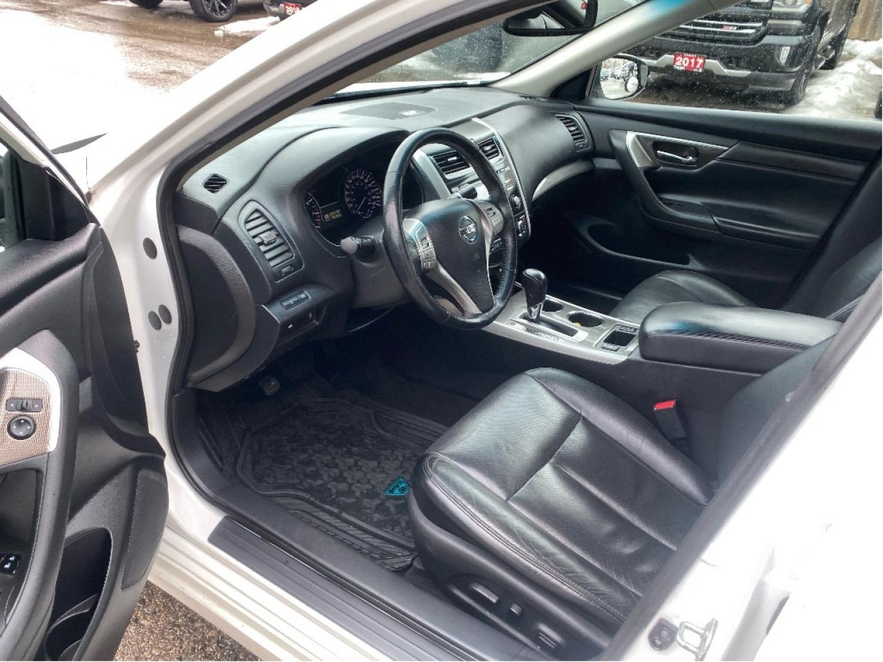 2014 Nissan Altima 2.5 SL Photo