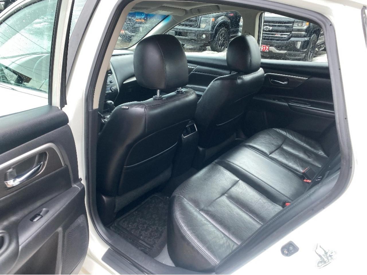 2014 Nissan Altima 2.5 SL Photo