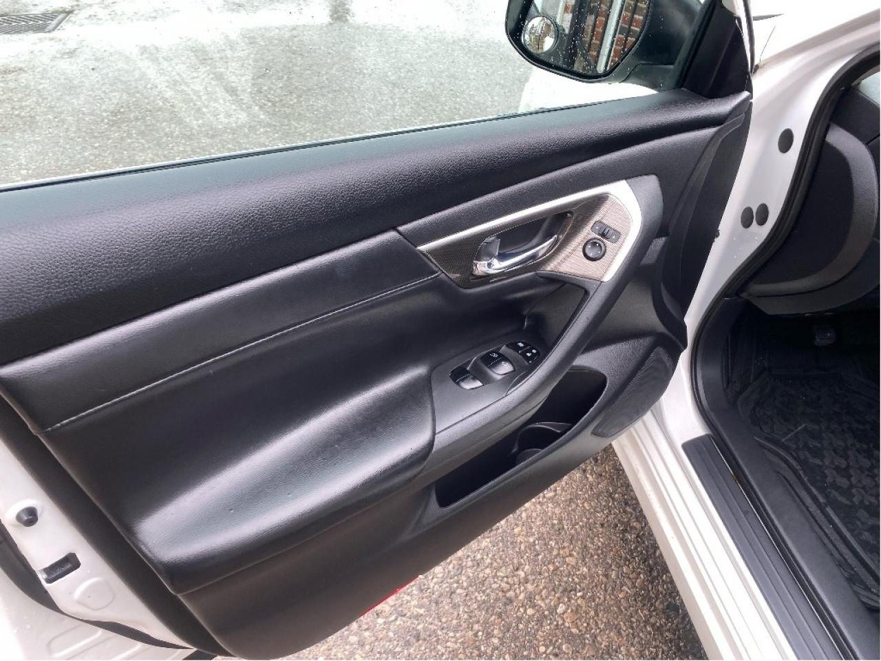 2014 Nissan Altima 2.5 SL Photo