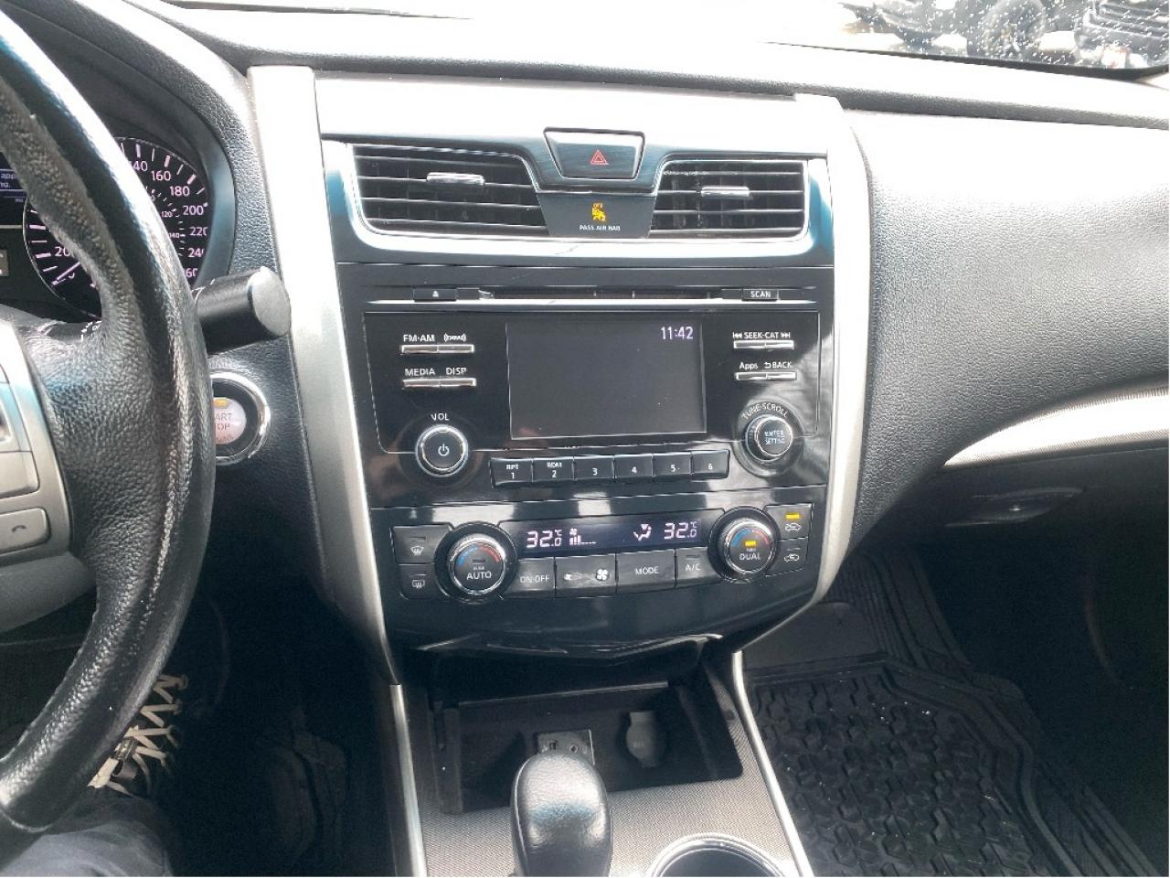 2014 Nissan Altima 2.5 SL Photo