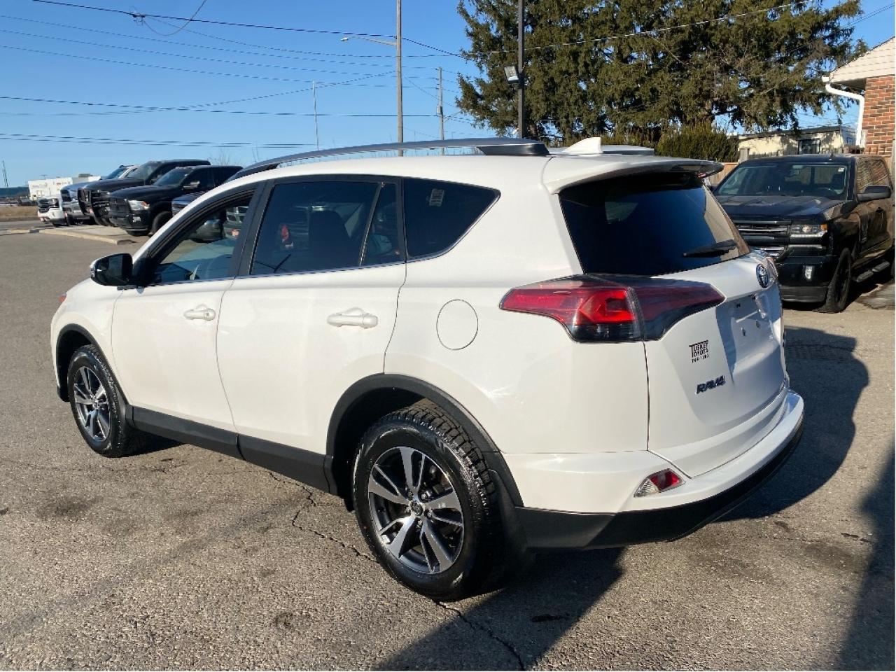 2018 Toyota RAV4 LE, AWD, Very Well Maintained, Drives Great !!! Photo