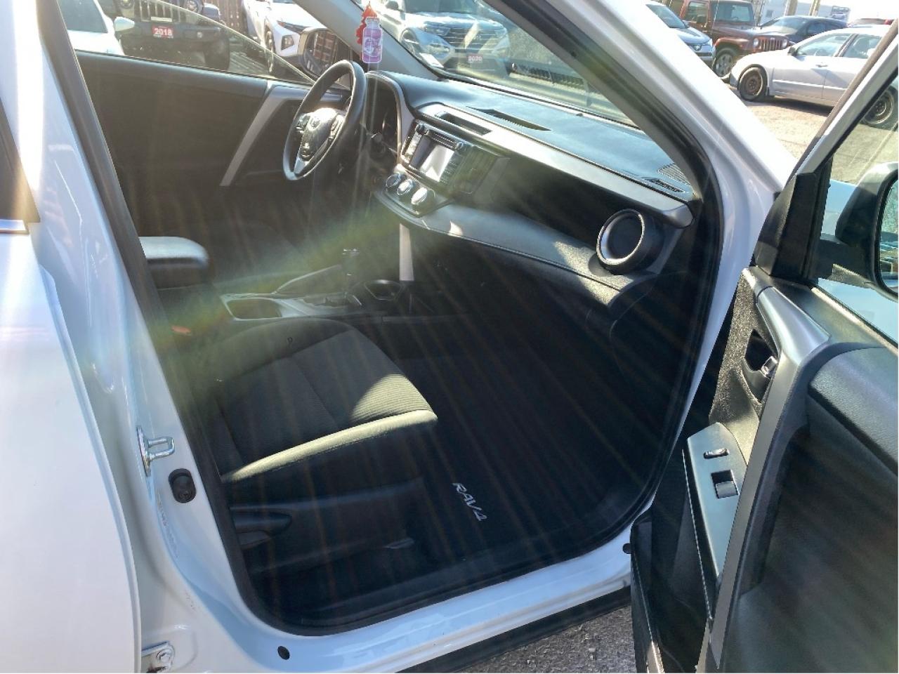 2018 Toyota RAV4 LE, AWD, Very Well Maintained, Drives Great !!! Photo