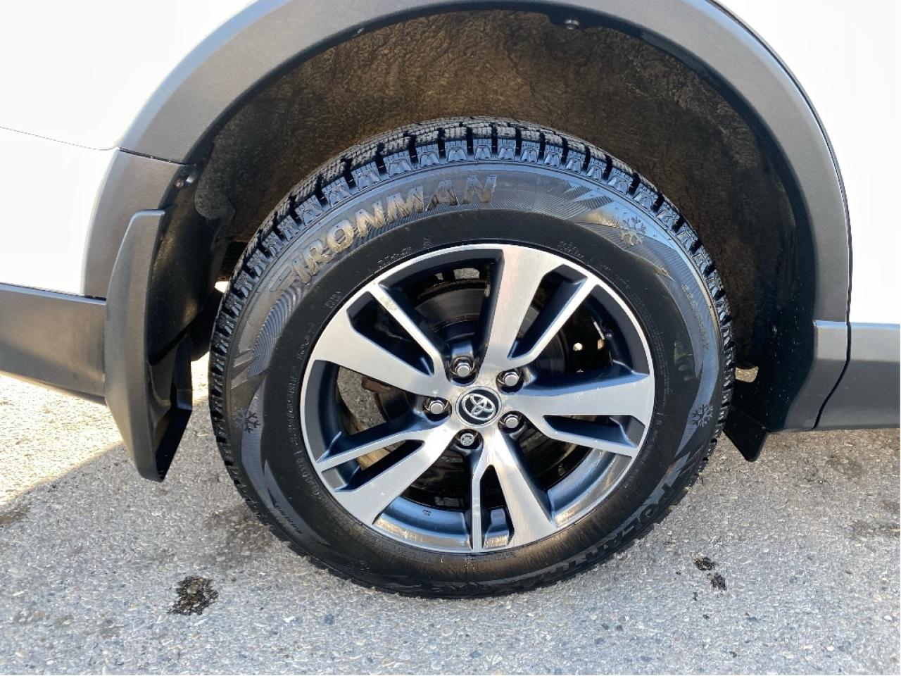 2018 Toyota RAV4 LE, AWD, Very Well Maintained, Drives Great !!! Photo