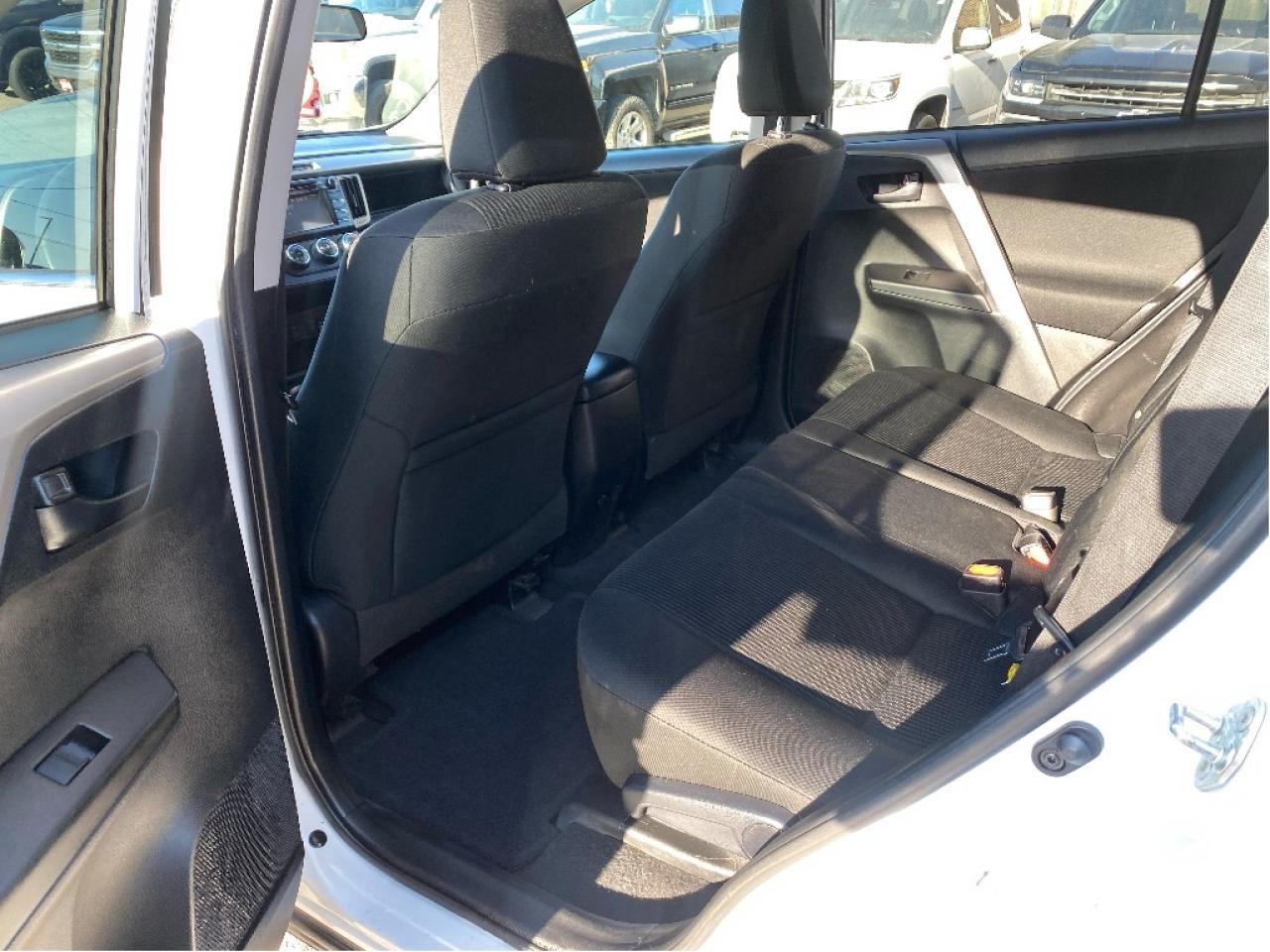 2018 Toyota RAV4 LE, AWD, Very Well Maintained, Drives Great !!! Photo