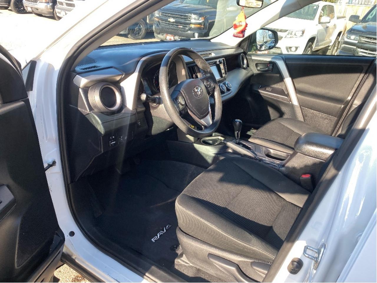 2018 Toyota RAV4 LE, AWD, Very Well Maintained, Drives Great !!! Photo