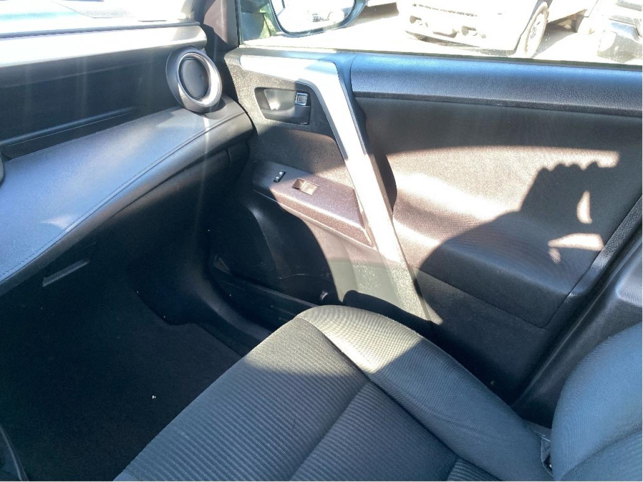 2018 Toyota RAV4 LE, AWD, Very Well Maintained, Drives Great !!! Photo