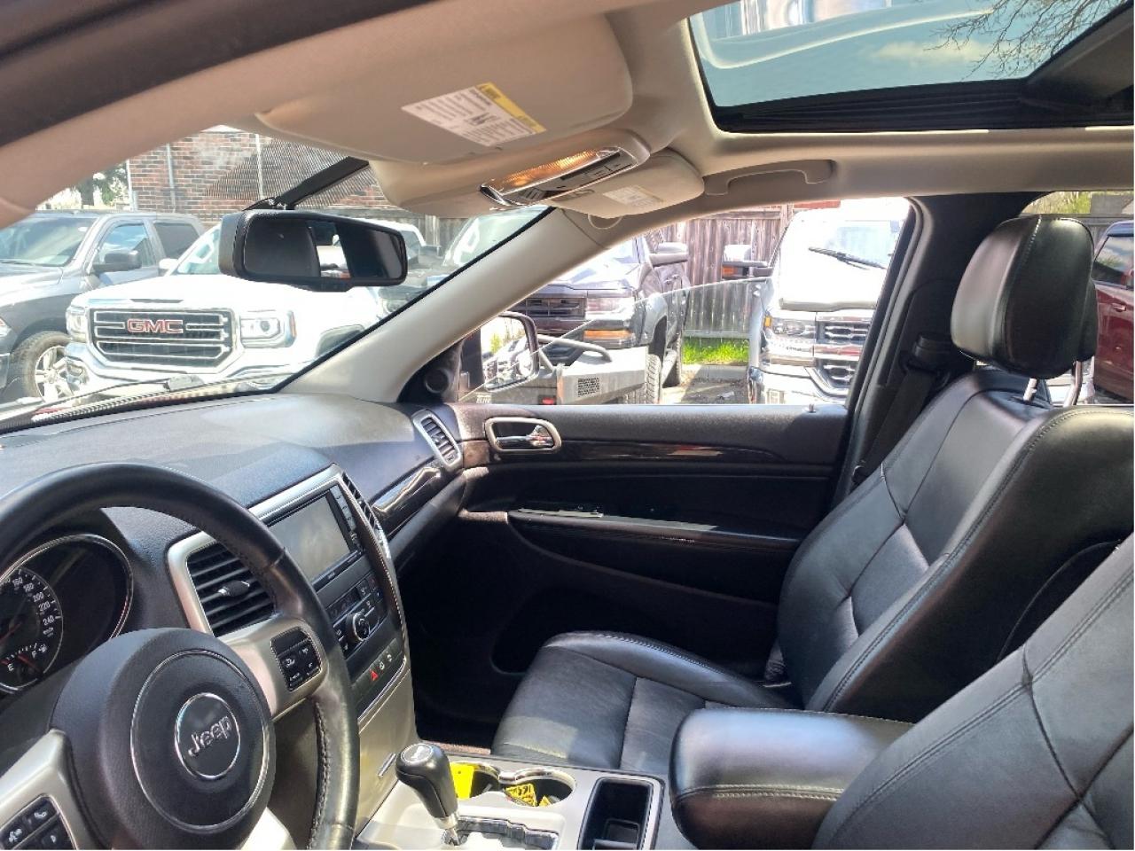 2013 Jeep Grand Cherokee Leather,Pano Roof, Well Maintained, Drives Great! Photo