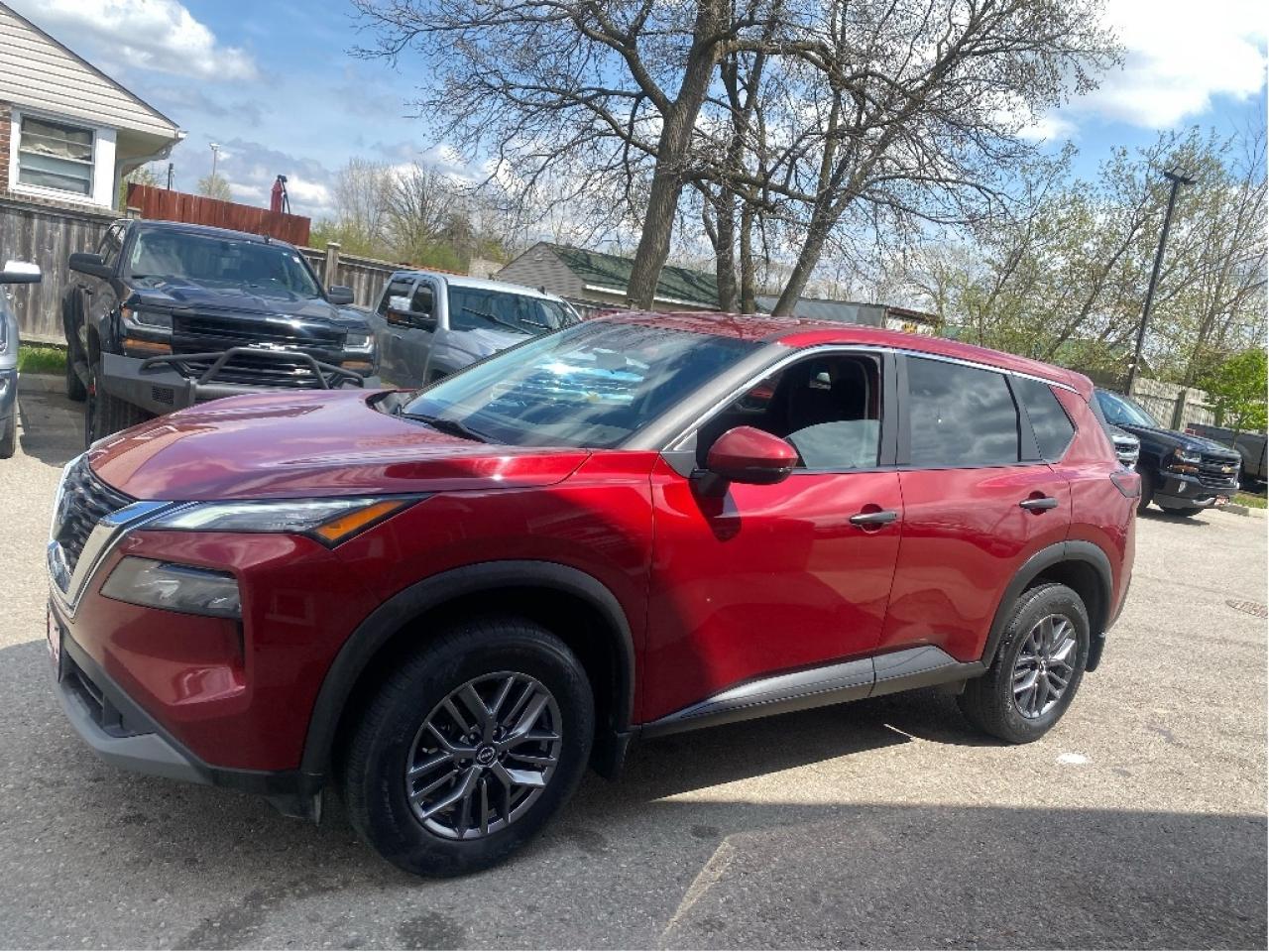 2023 Nissan Rogue S, AWD, No accidents, Like Brand New Photo3