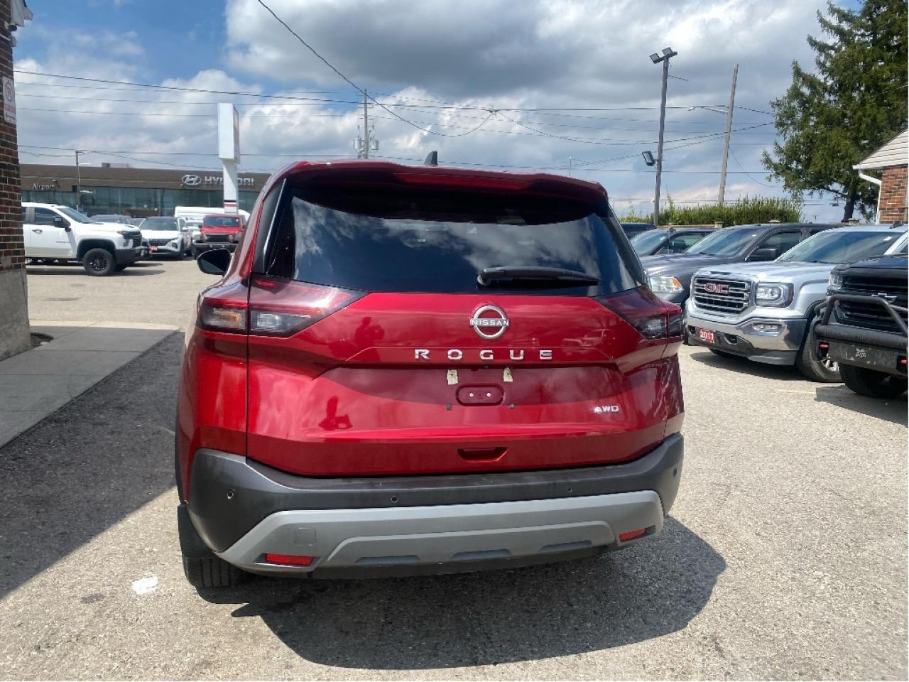 2023 Nissan Rogue S, AWD, No accidents, Like Brand New Photo