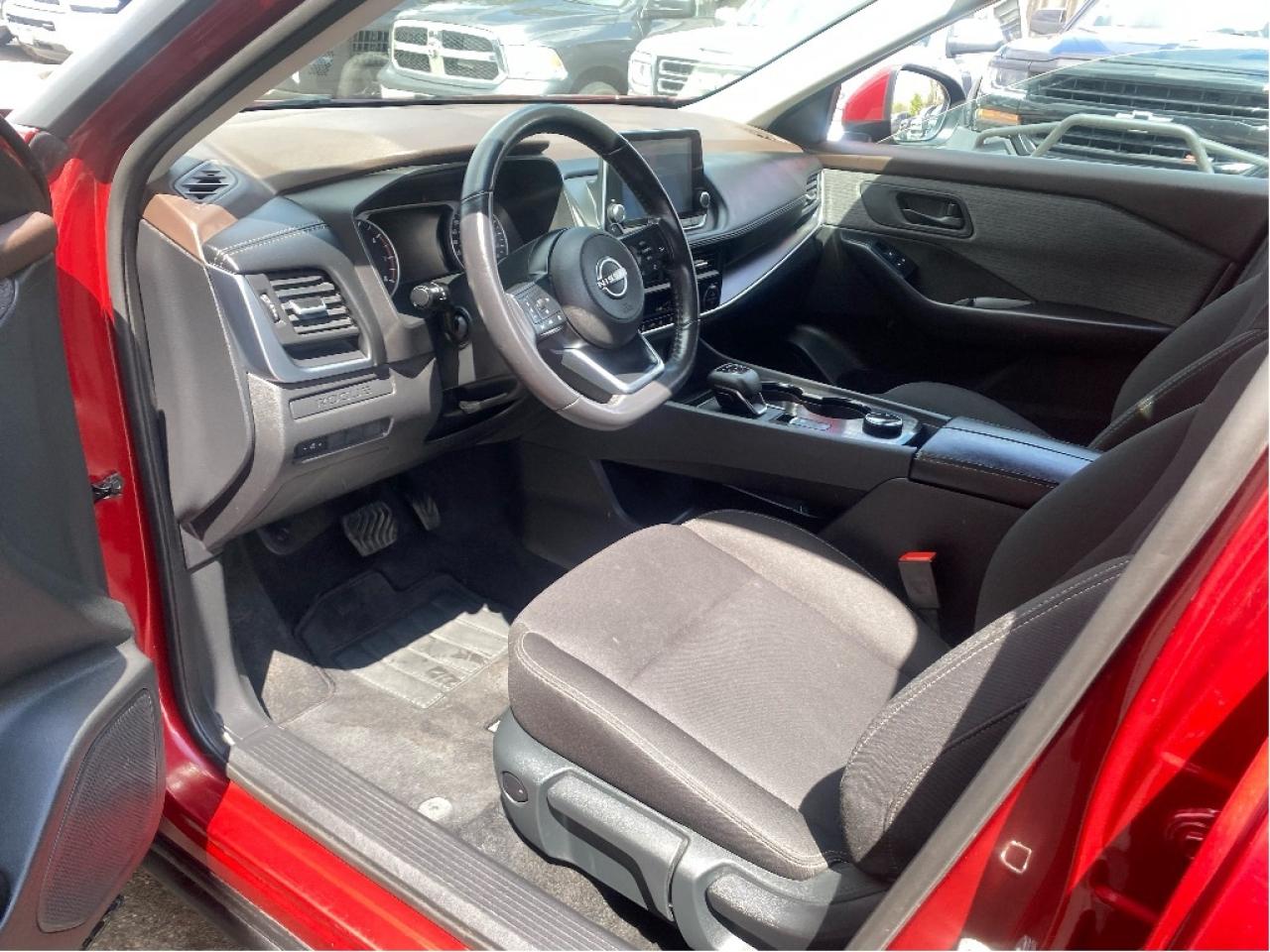 2023 Nissan Rogue S, AWD, No accidents, Like Brand New Photo