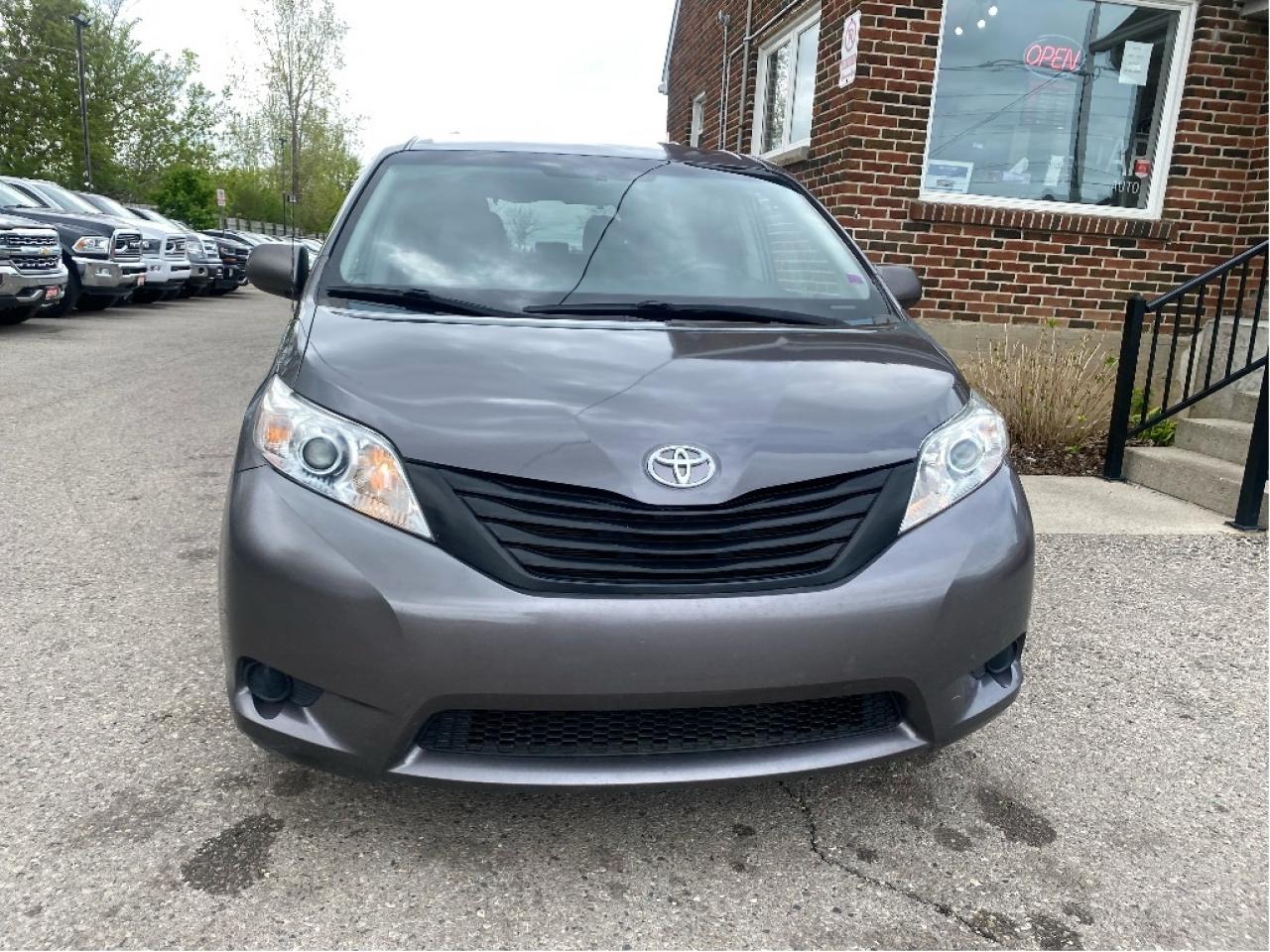 2013 Toyota Sienna  Photo