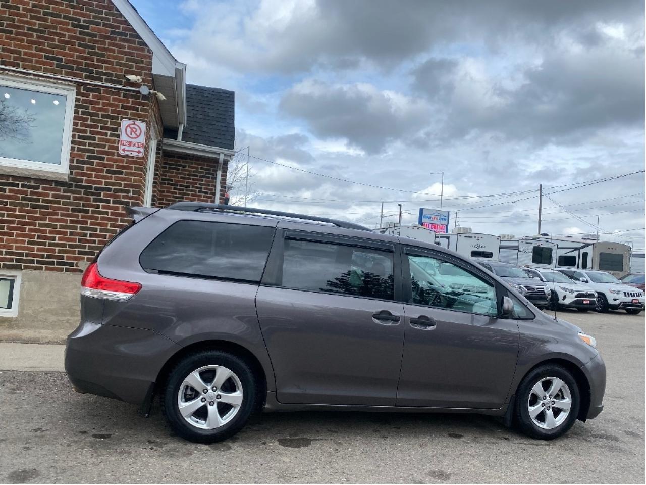 2013 Toyota Sienna  Photo