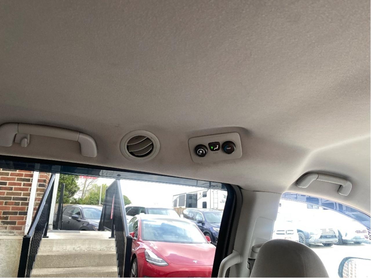 2013 Toyota Sienna  Photo