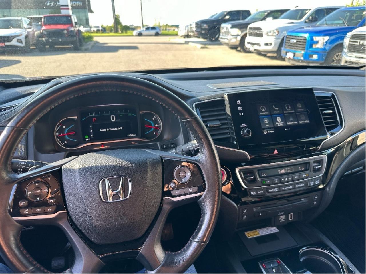 2019 Honda Pilot Black Edition, Fully Loaded, Drives Great !! Photo