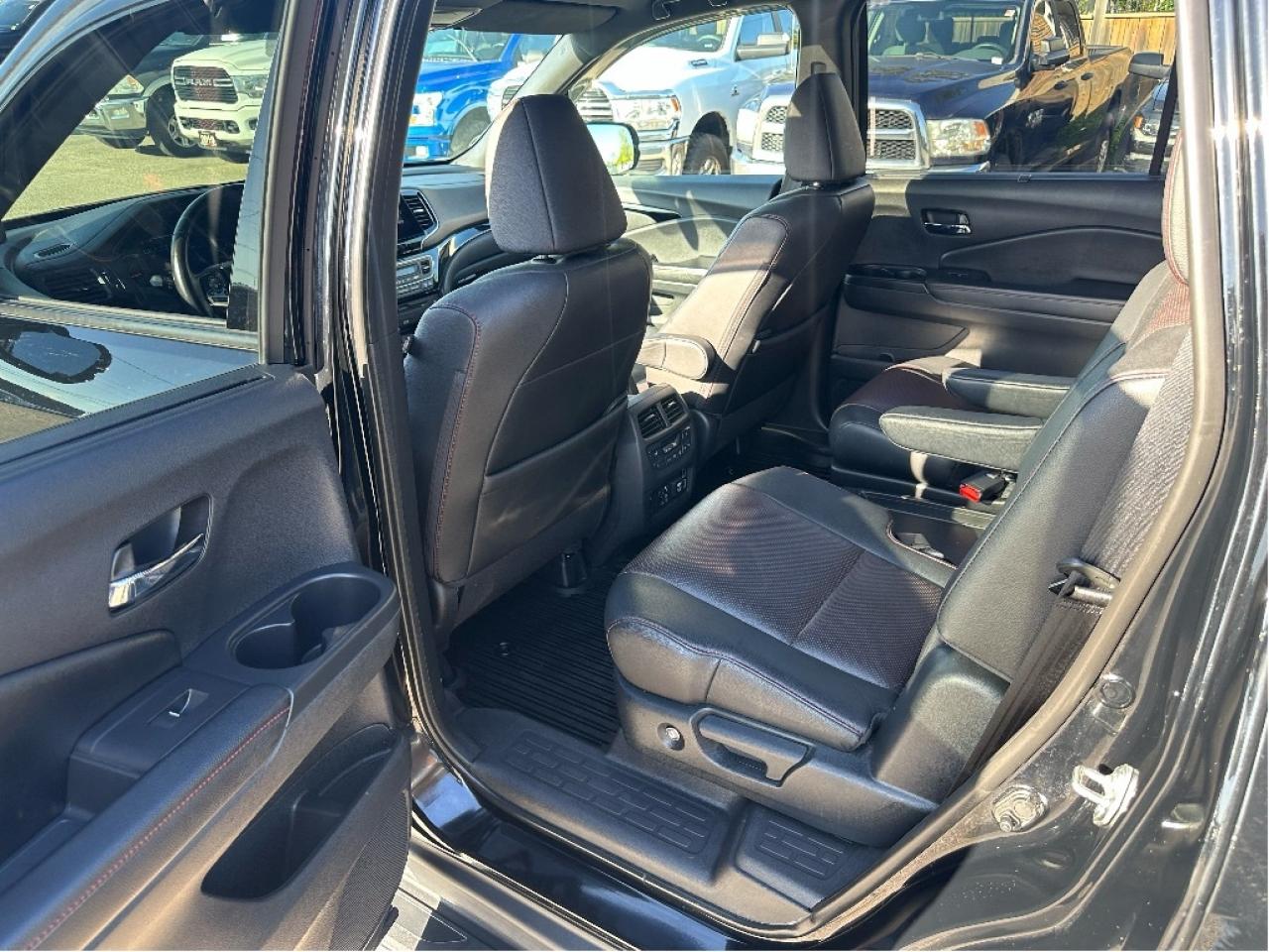 2019 Honda Pilot Black Edition, Fully Loaded, Drives Great !! Photo