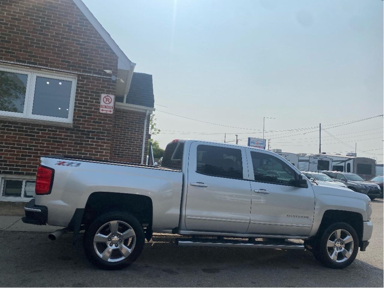 2017 Chevrolet Silverado 1500 LT Photo