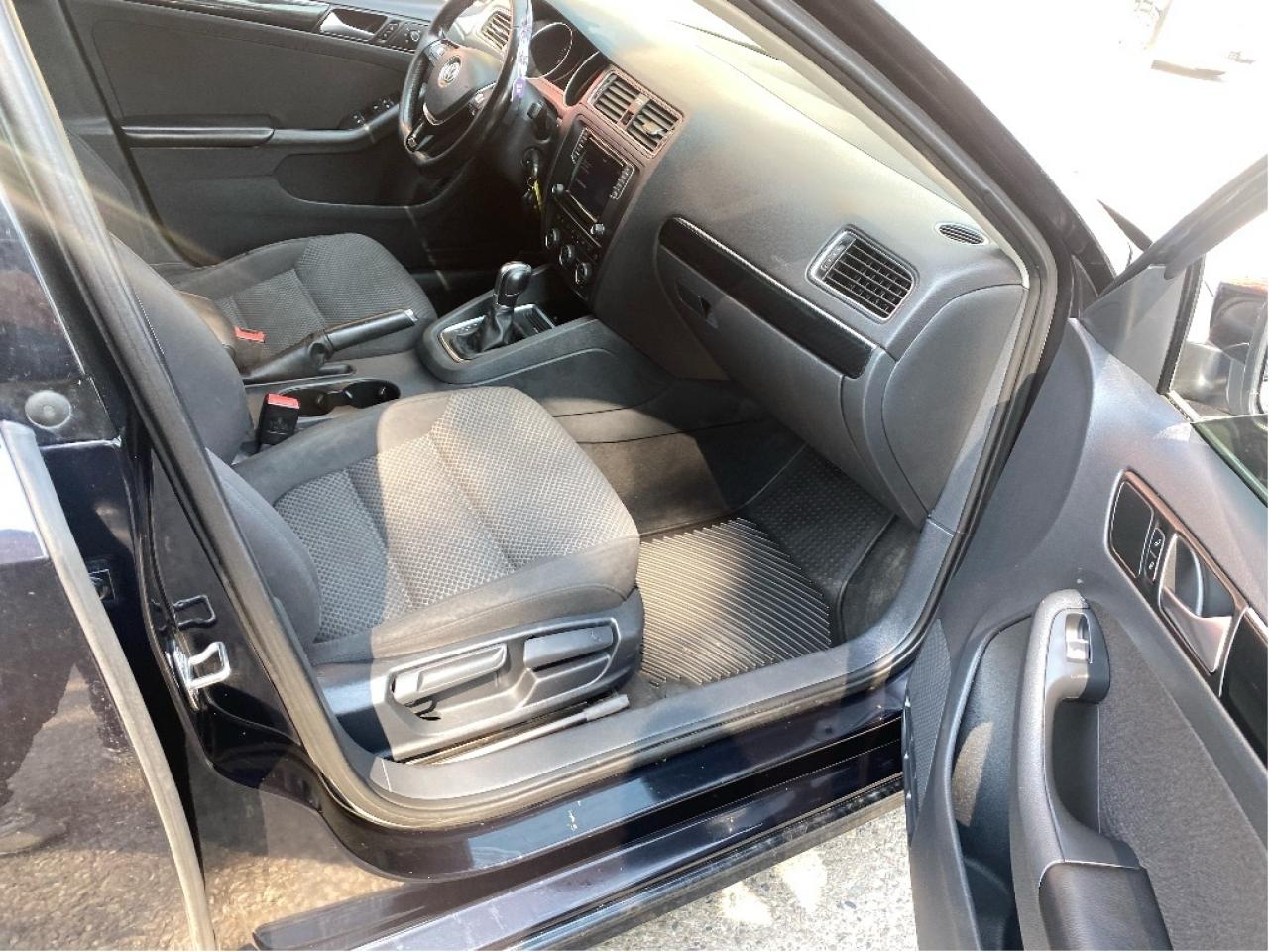 2016 Volkswagen Jetta Sedan Comfortline Photo