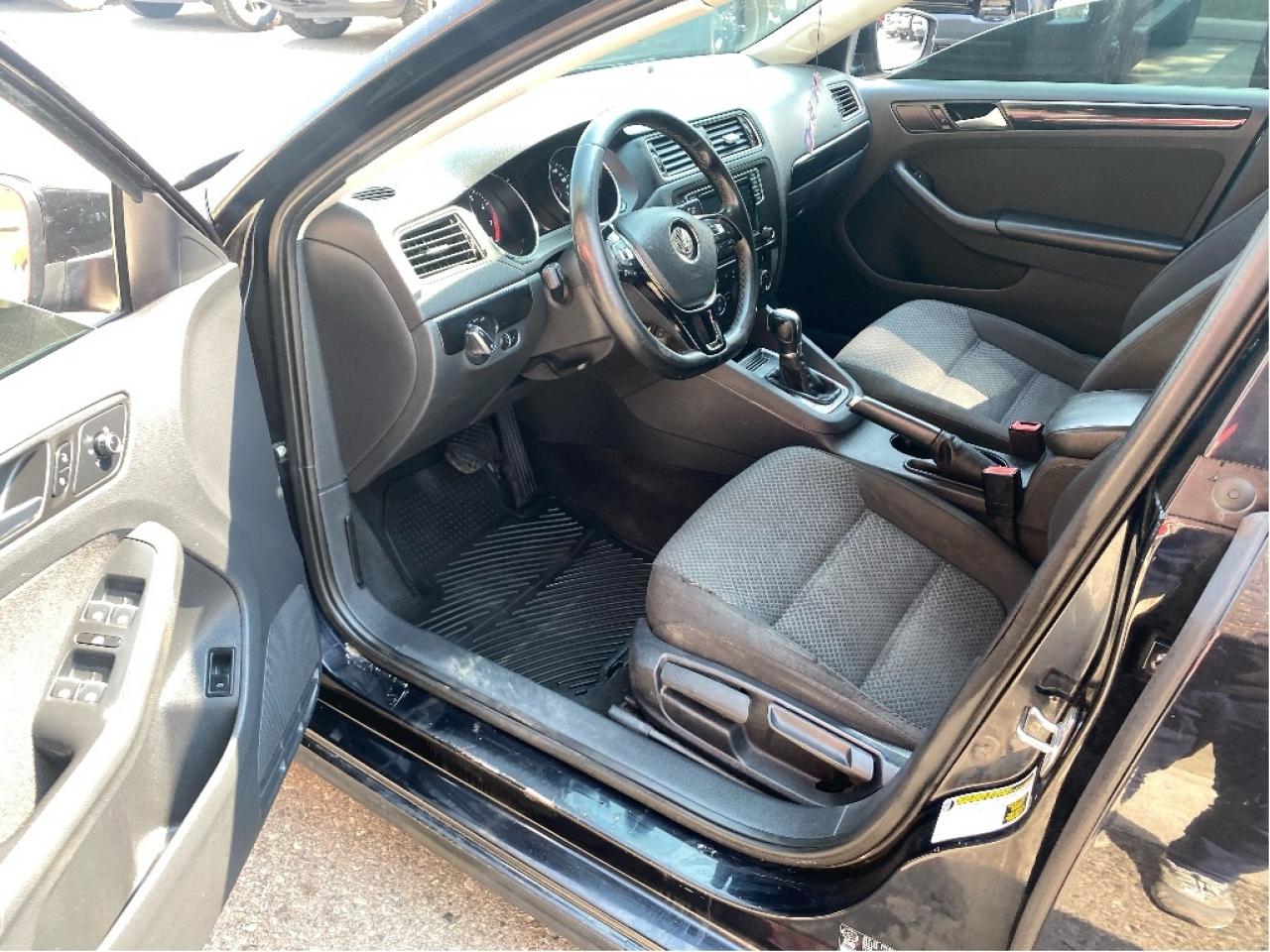 2016 Volkswagen Jetta Sedan Comfortline Photo