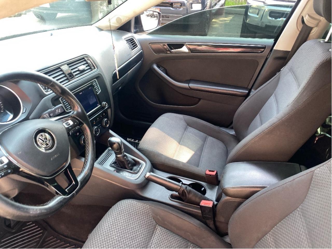 2016 Volkswagen Jetta Sedan Comfortline Photo