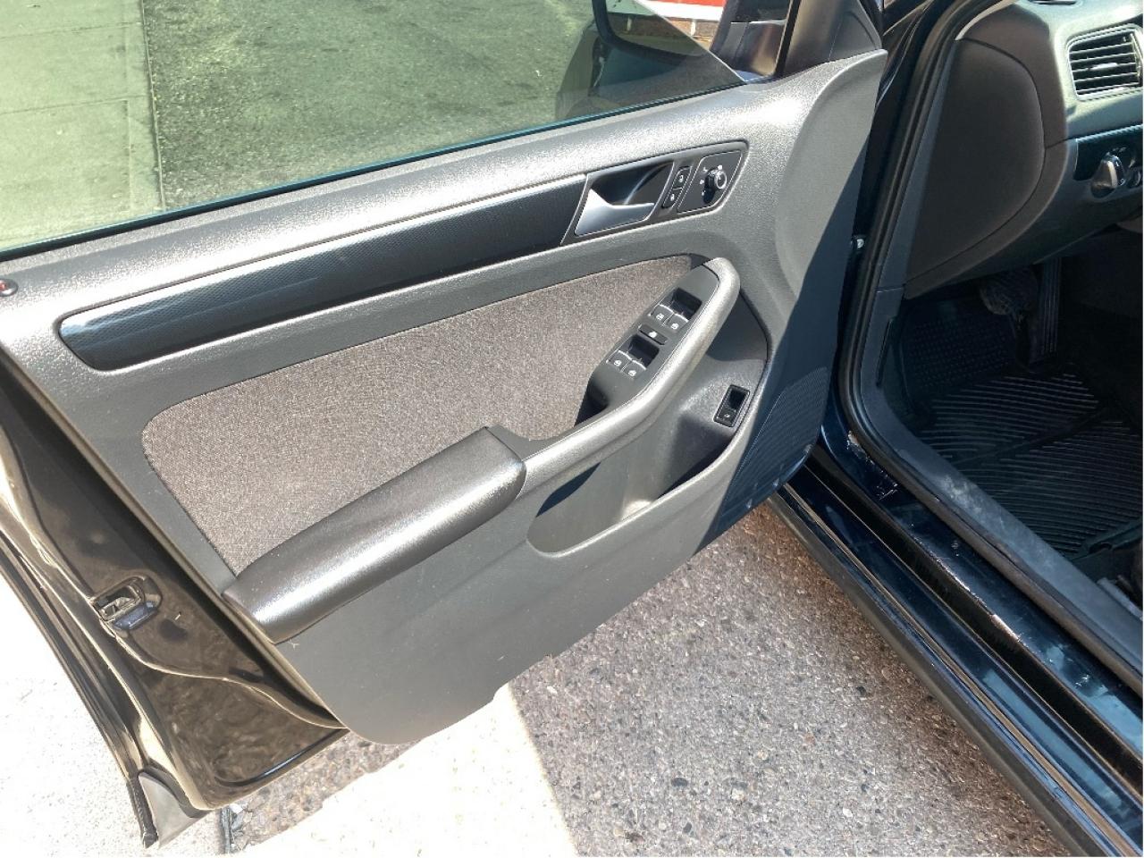 2016 Volkswagen Jetta Sedan Comfortline Photo