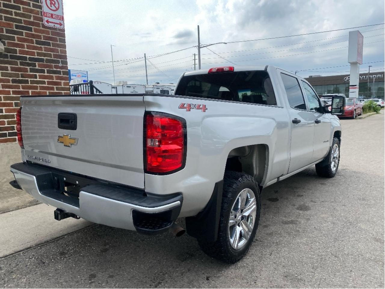 2018 Chevrolet Silverado 1500 Very Well Maintained, Drives Great !! Photo