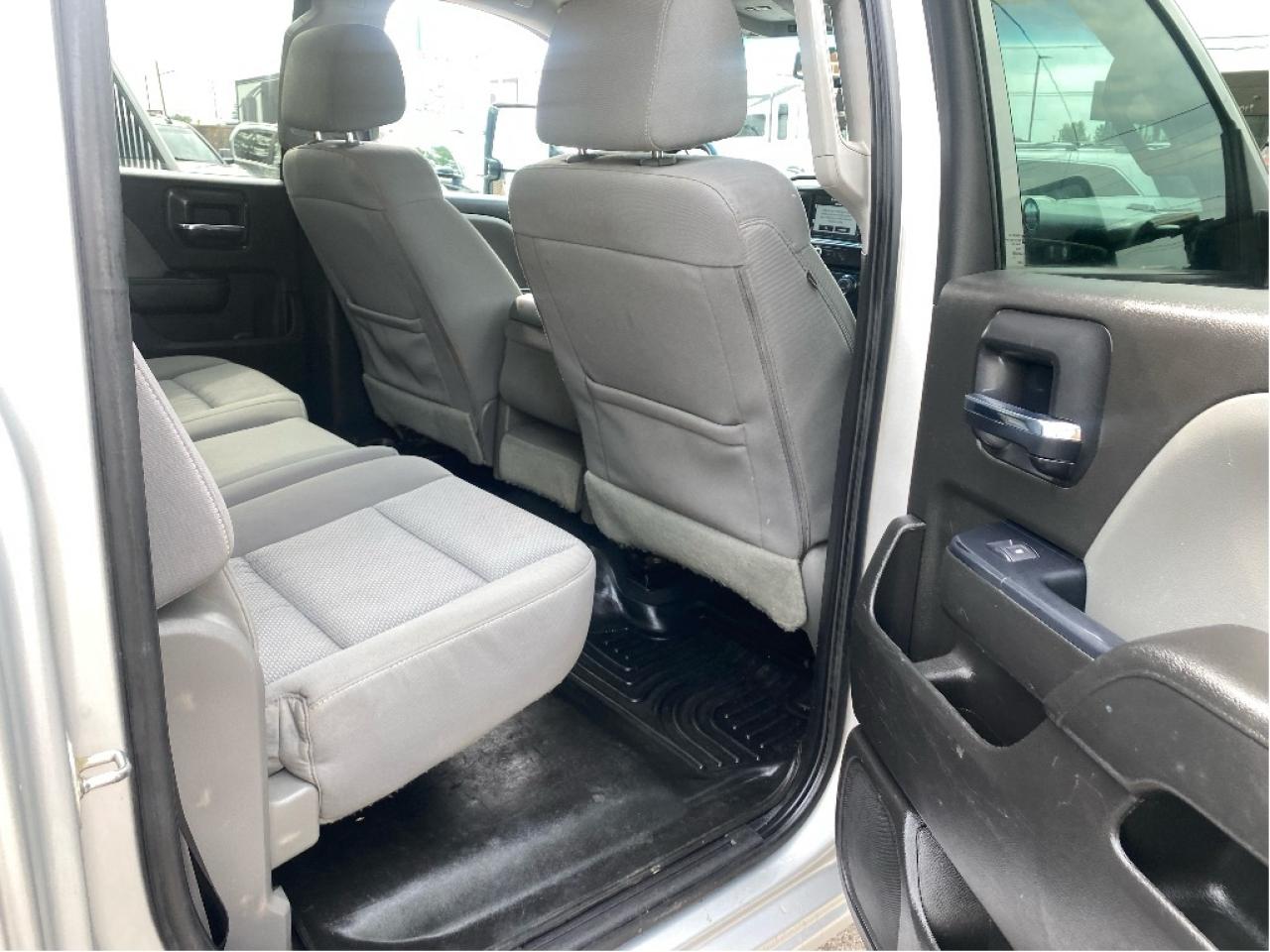 2018 Chevrolet Silverado 1500 Very Well Maintained, Drives Great !! Photo