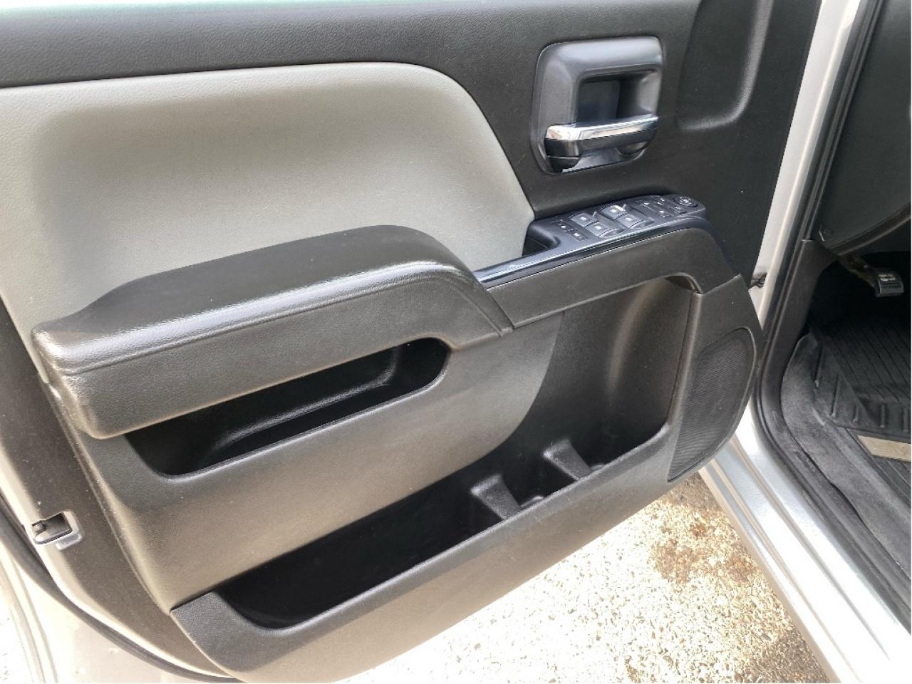 2018 Chevrolet Silverado 1500 Very Well Maintained, Drives Great !! Photo