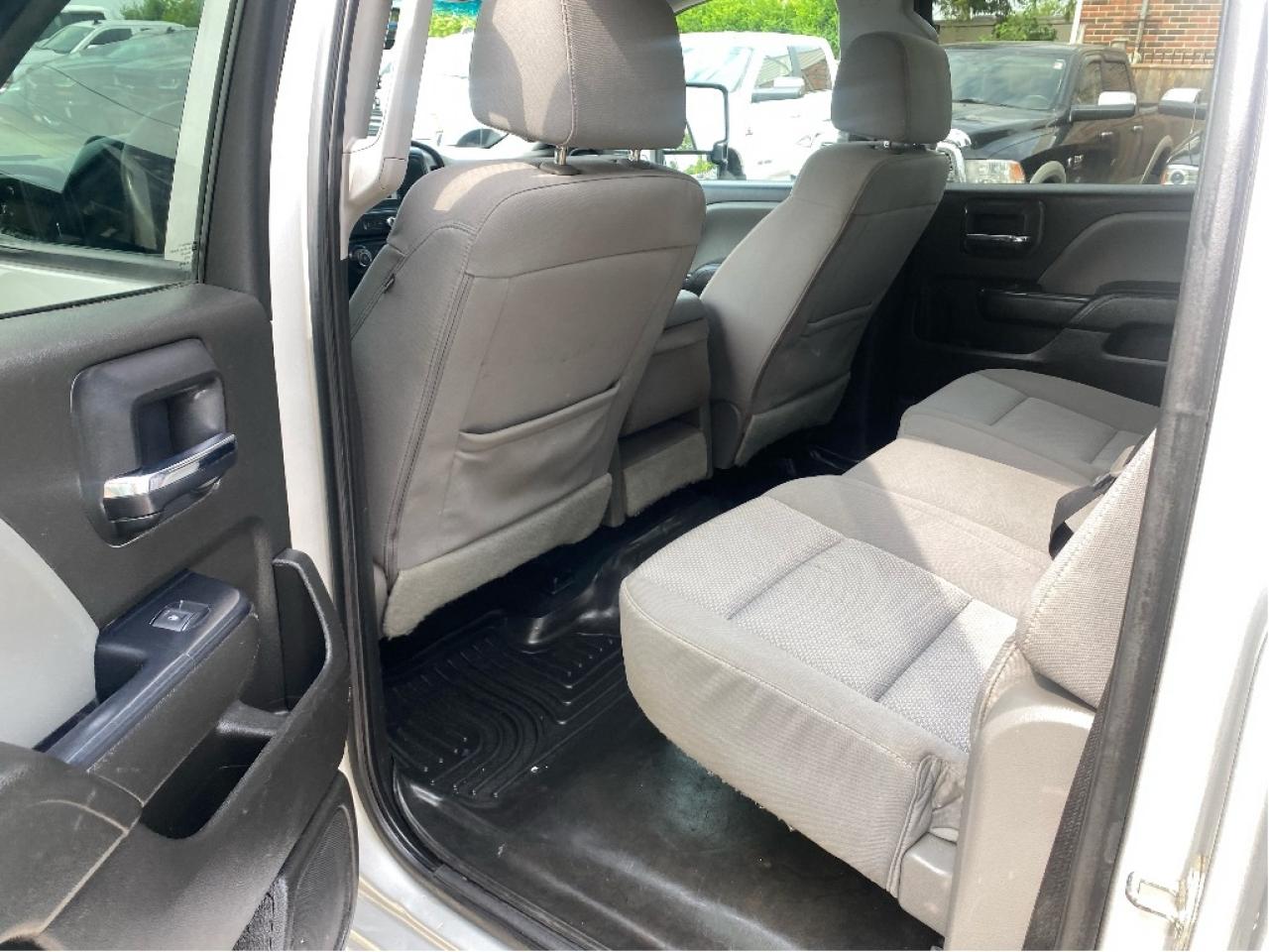 2018 Chevrolet Silverado 1500 Very Well Maintained, Drives Great !! Photo