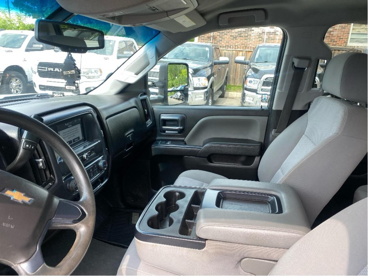 2018 Chevrolet Silverado 1500 Very Well Maintained, Drives Great !! Photo