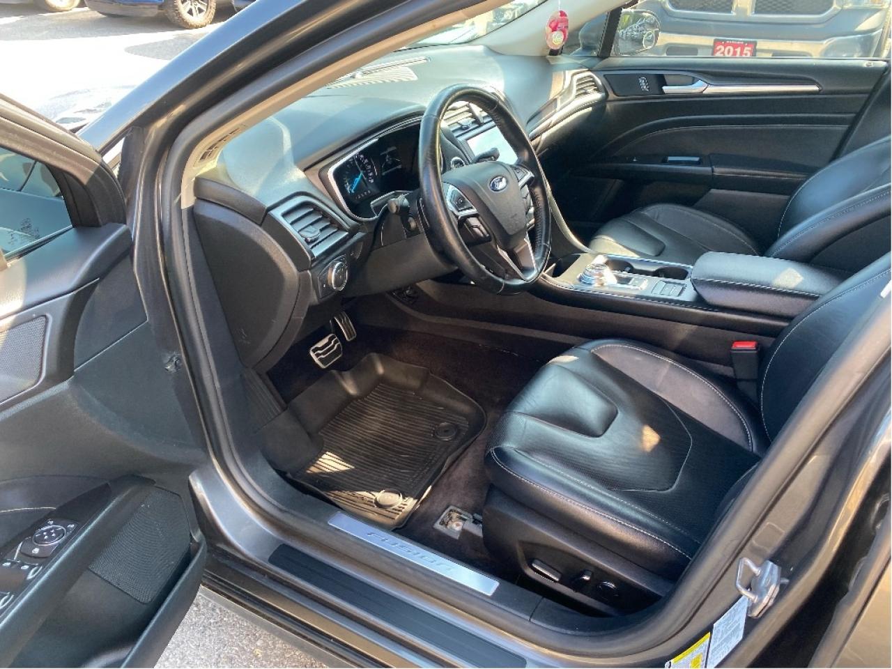 2017 Ford Fusion Titanium, Fully Loaded, No Accidents Photo