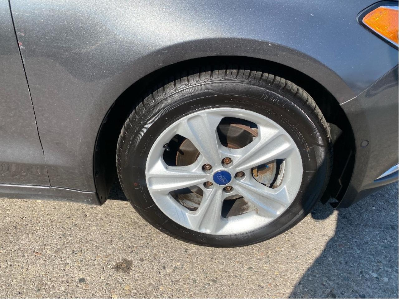 2017 Ford Fusion Titanium, Fully Loaded, No Accidents Photo