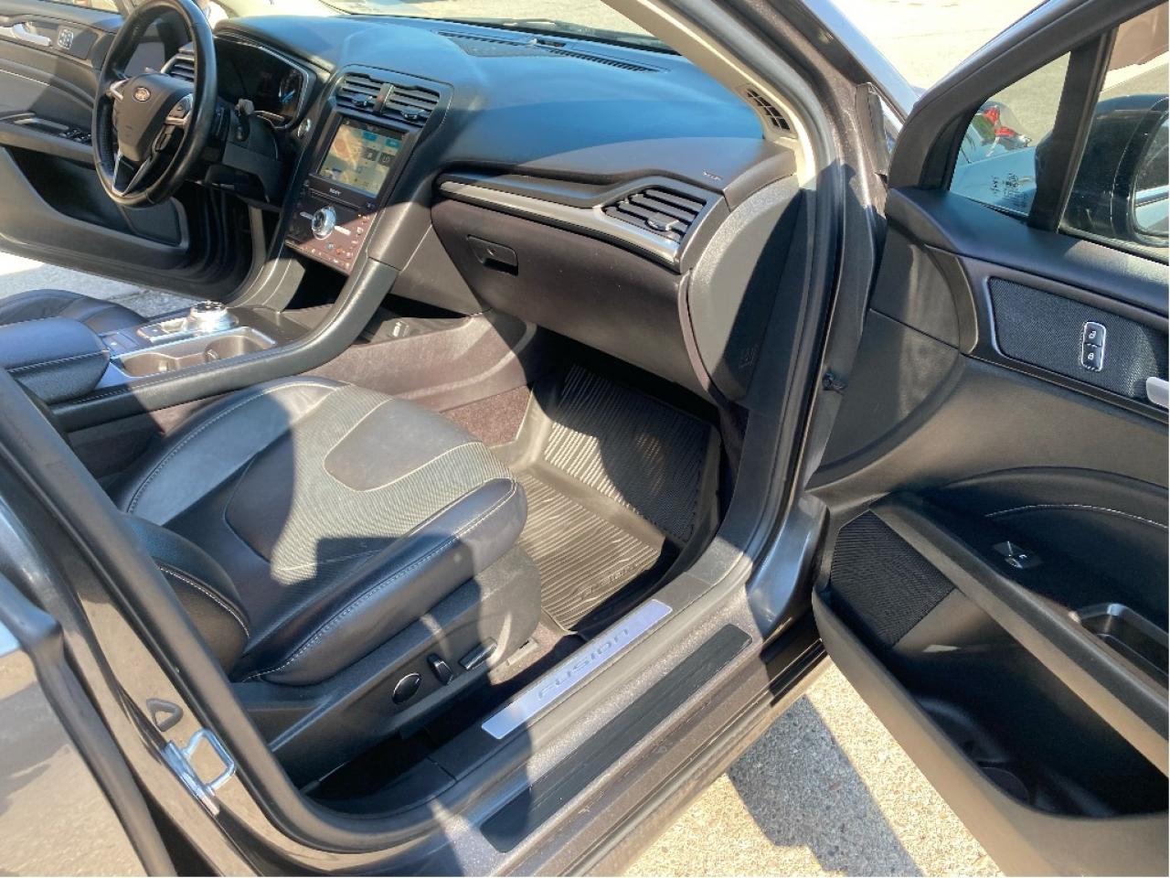 2017 Ford Fusion Titanium, Fully Loaded, No Accidents Photo