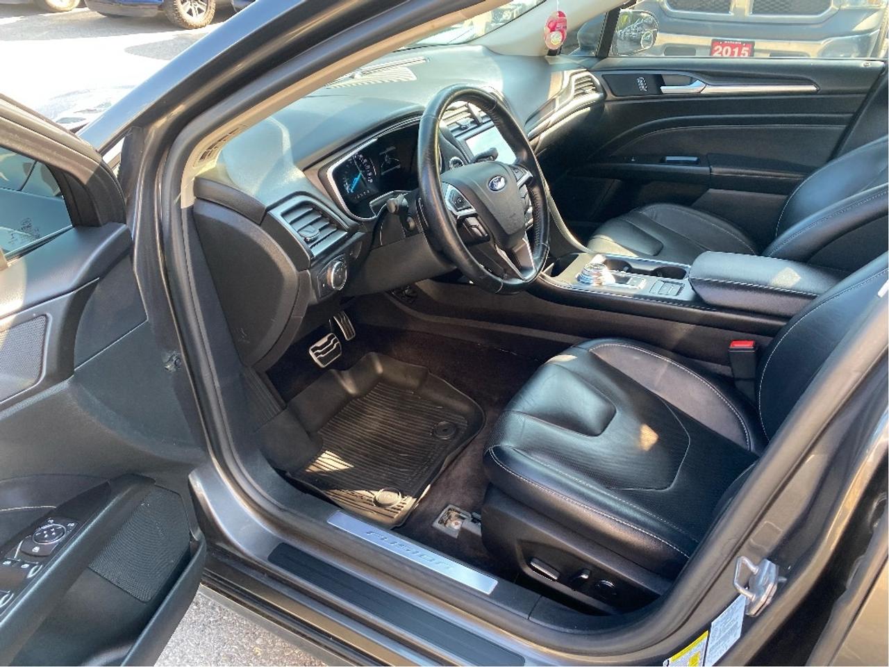 2017 Ford Fusion Titanium, Fully Loaded, No Accidents Photo