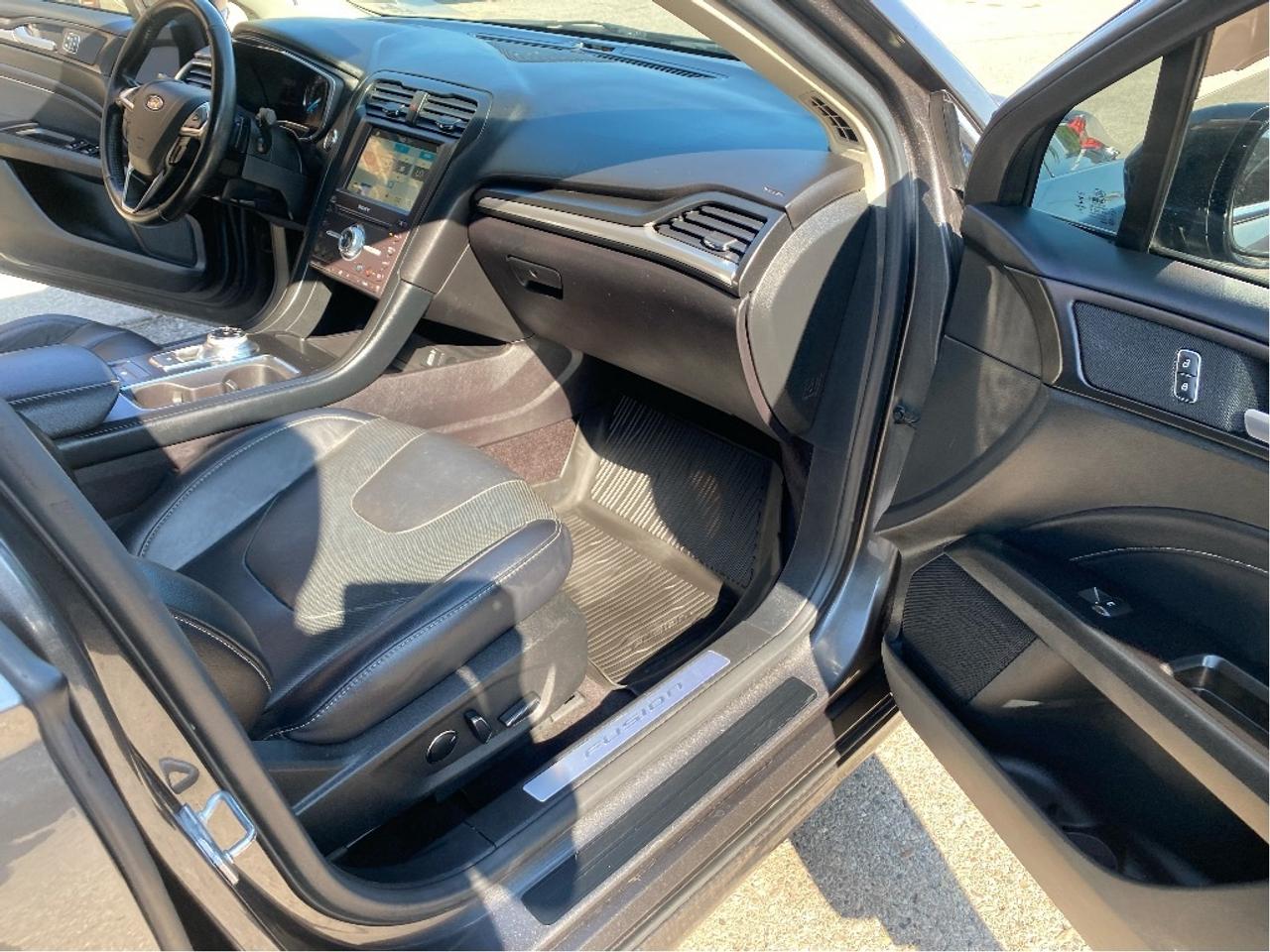 2017 Ford Fusion Titanium, Fully Loaded, No Accidents Photo