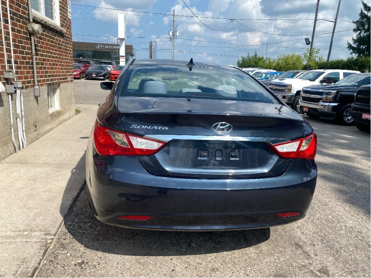 2013 Hyundai Sonata GL, One Owner, No Accidents, Two Sets of Tires Photo4
