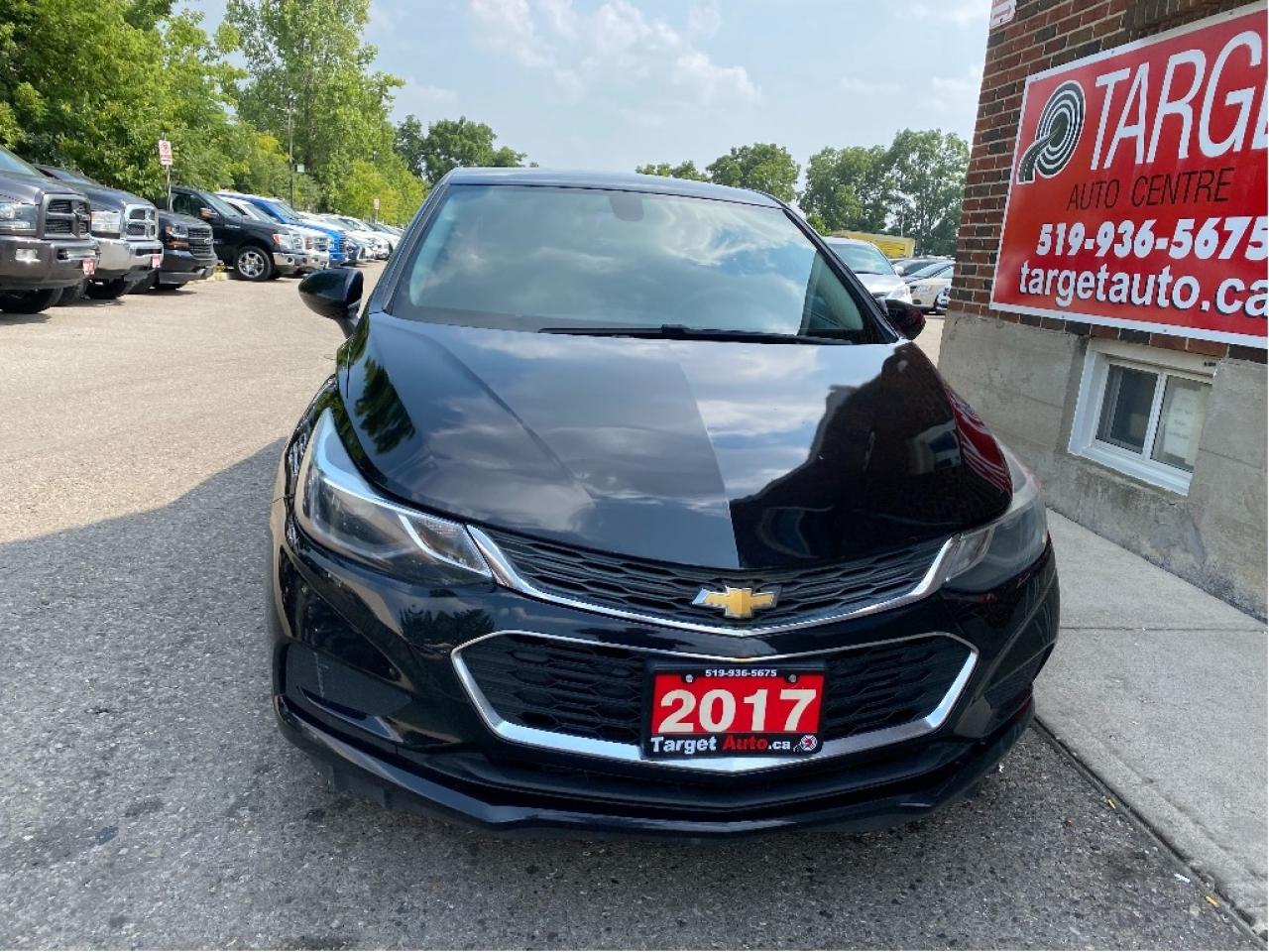 2017 Chevrolet Cruze LT Photo