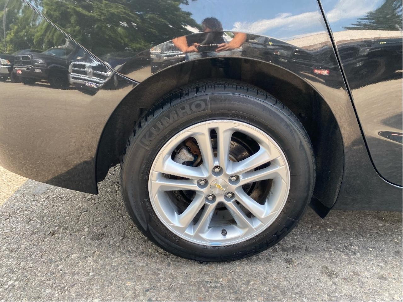 2017 Chevrolet Cruze LT Photo