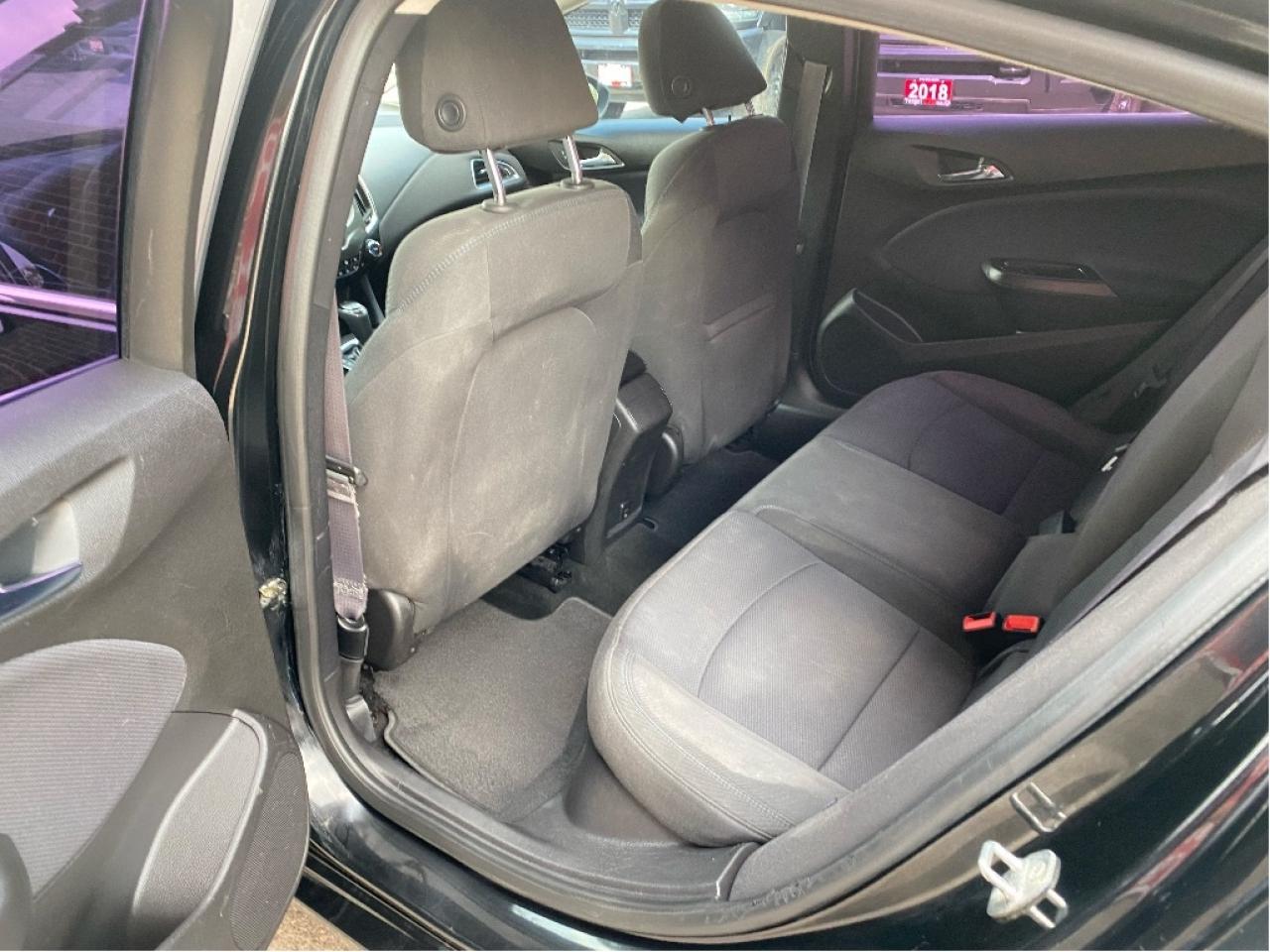 2017 Chevrolet Cruze LT Photo