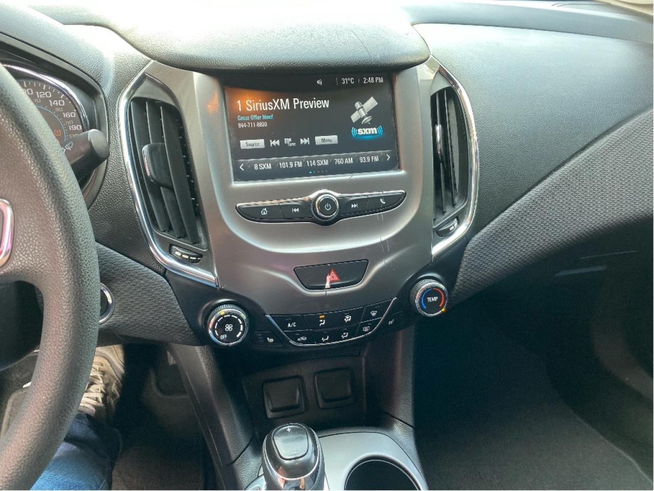 2017 Chevrolet Cruze LT Photo