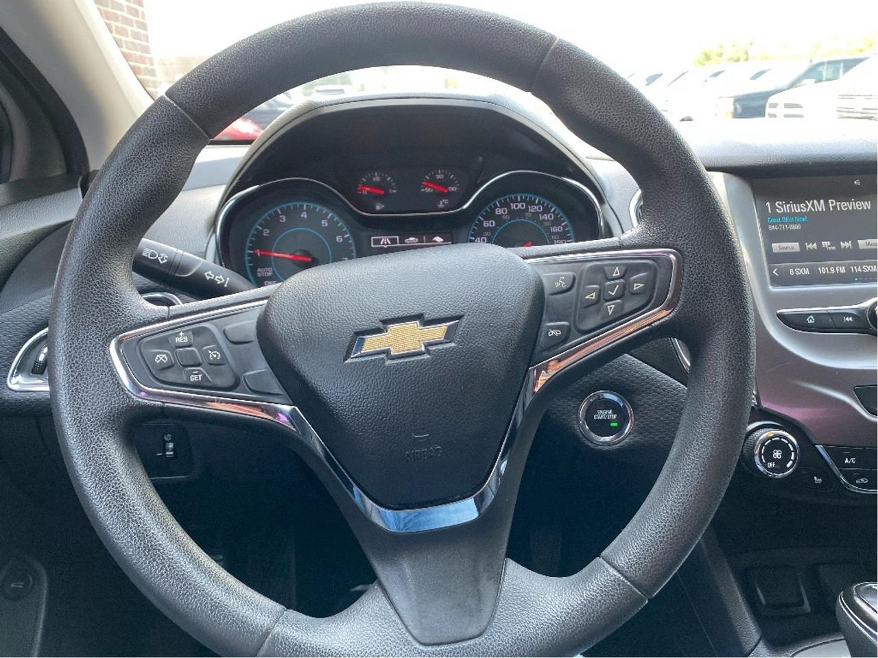 2017 Chevrolet Cruze LT Photo
